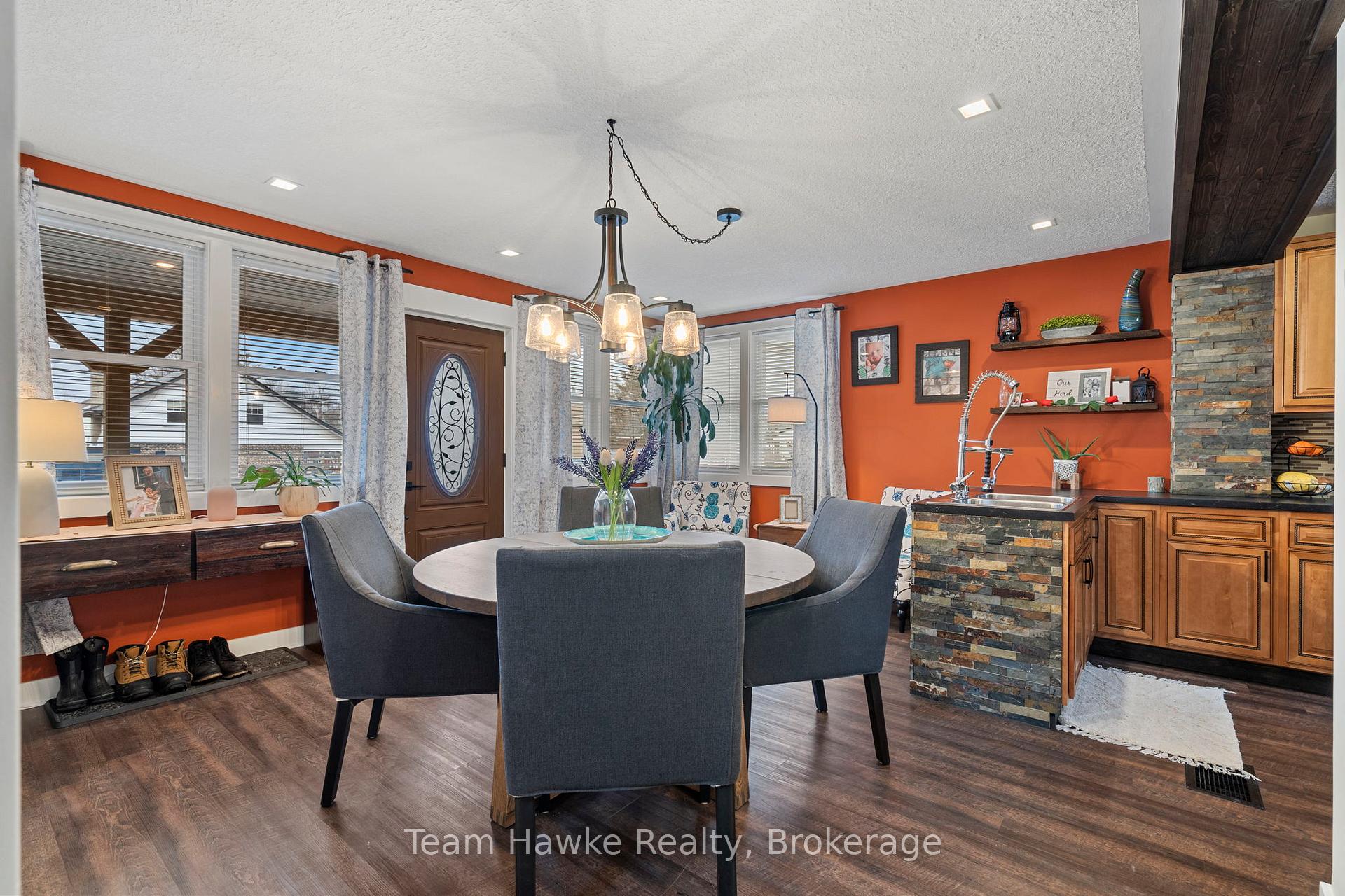 Photo 6 of 475 Colborne Street, Midland — HOMEH