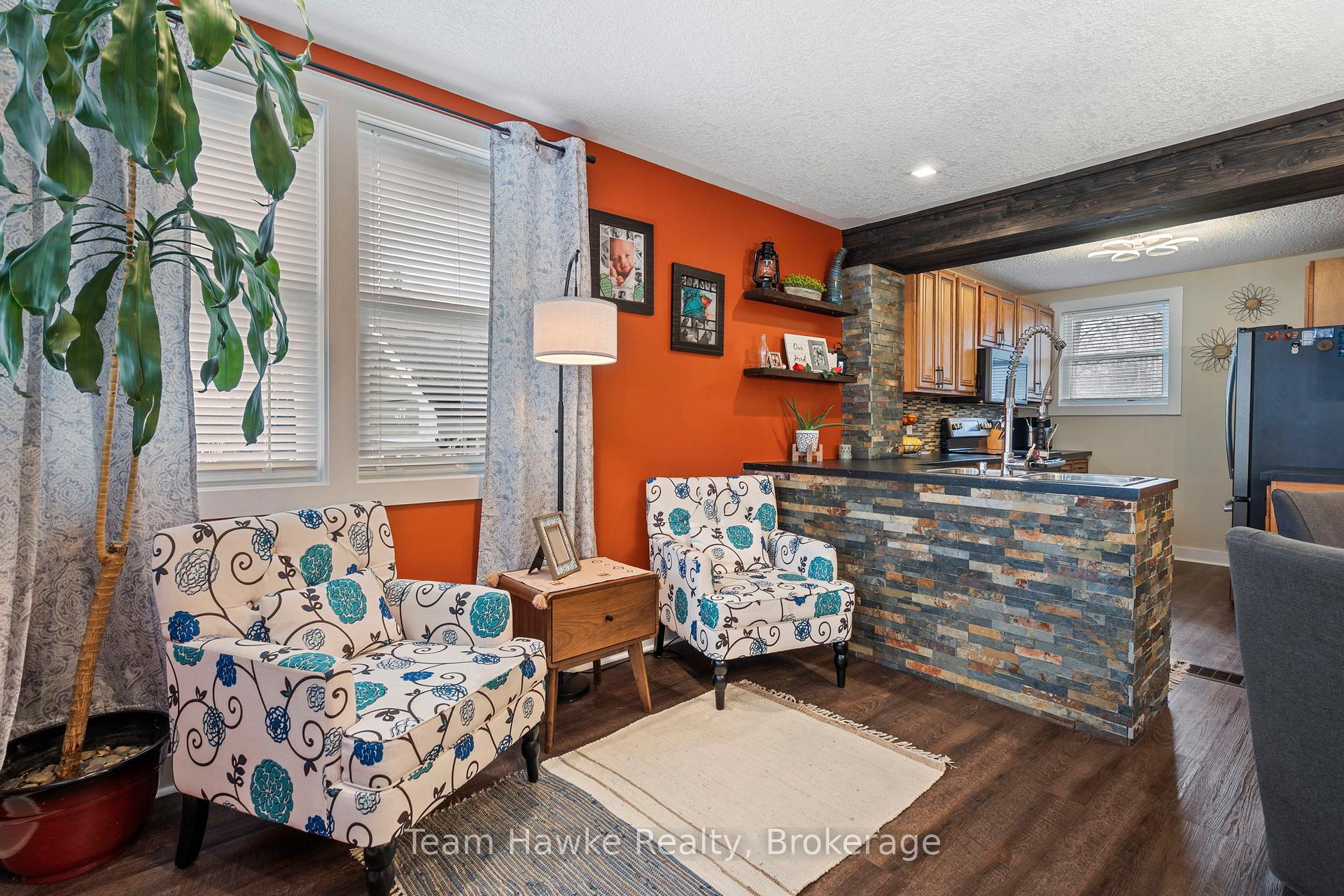 Photo 8 of 475 Colborne Street, Midland — HOMEH