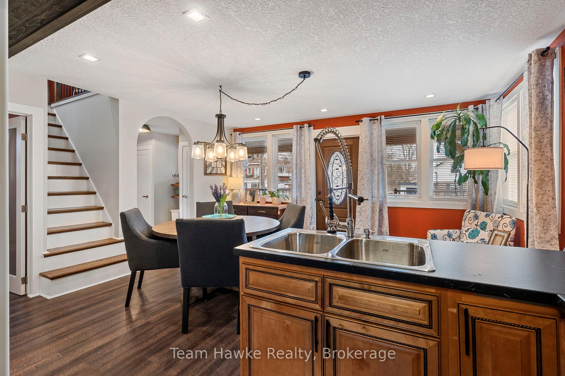 Photo 12 of 475 Colborne Street, Midland — HOMEH