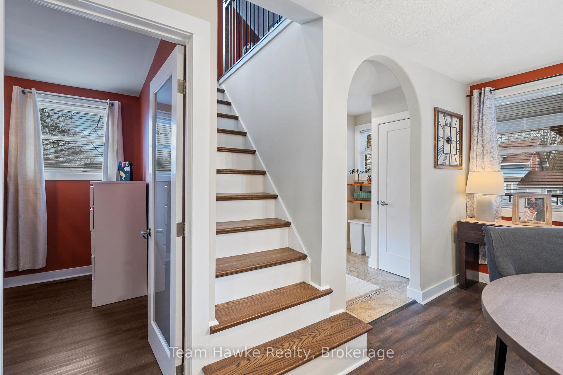 Photo 15 of 475 Colborne Street, Midland — HOMEH