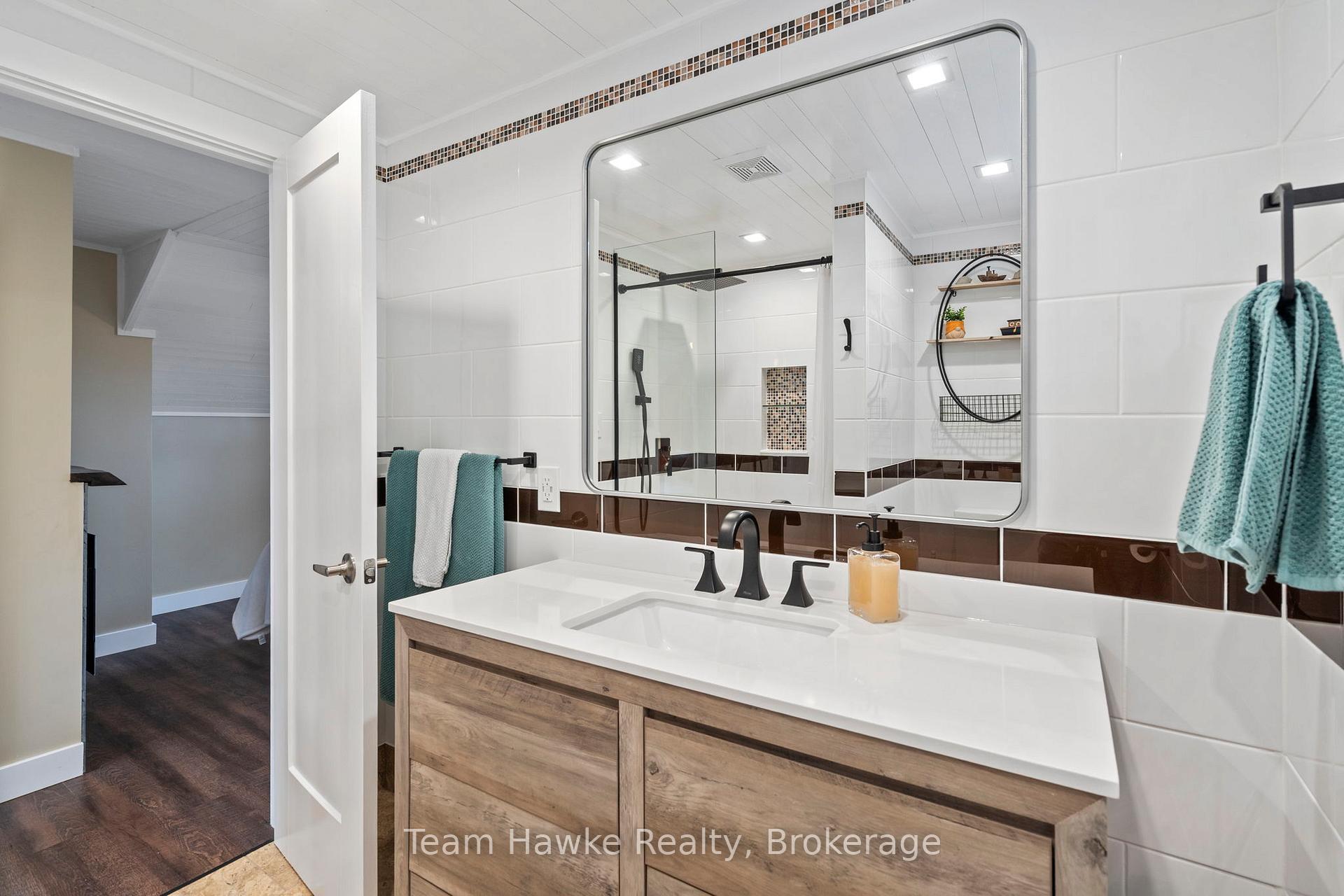 Photo 22 of 475 Colborne Street, Midland — HOMEH