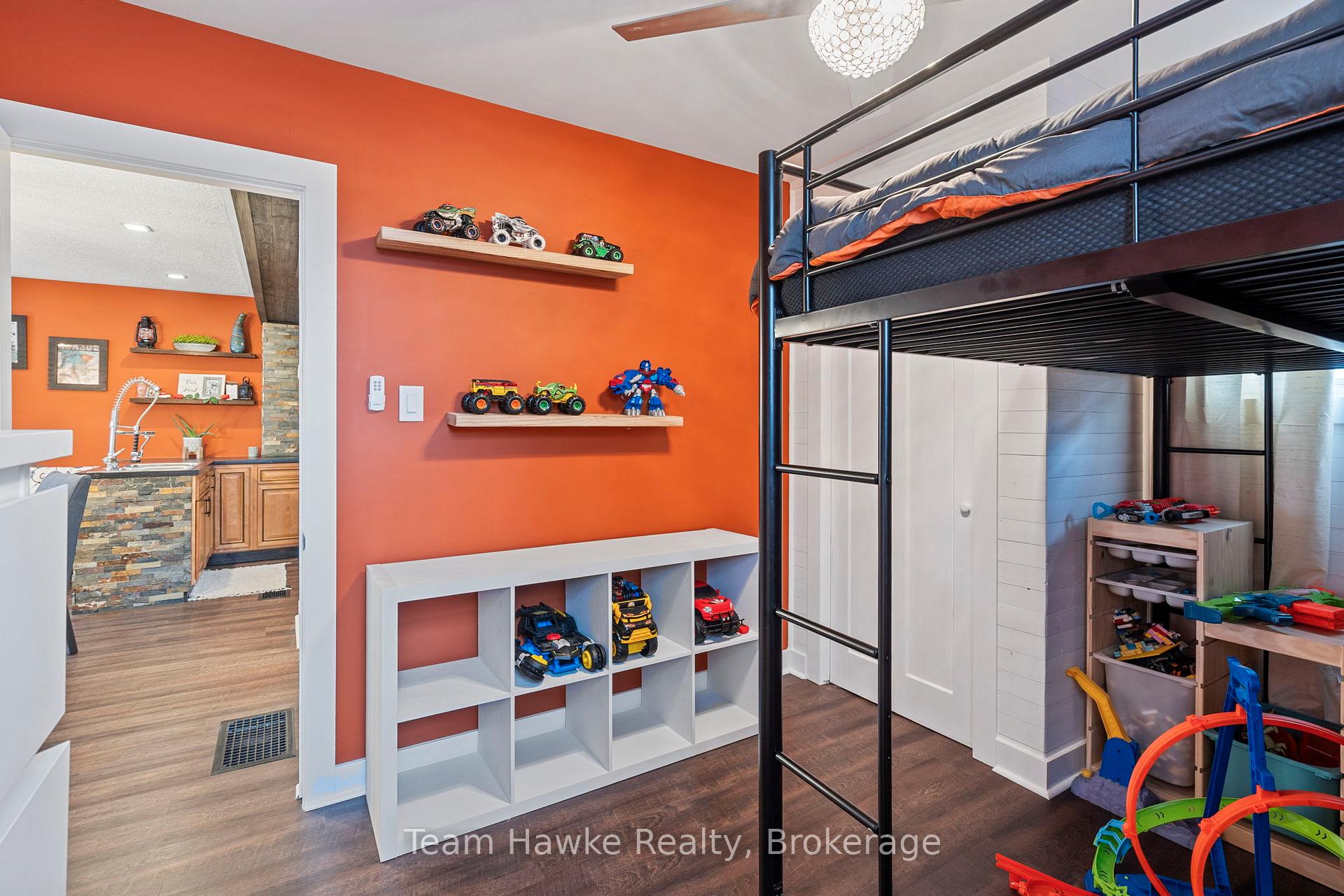 Photo 25 of 475 Colborne Street, Midland — HOMEH