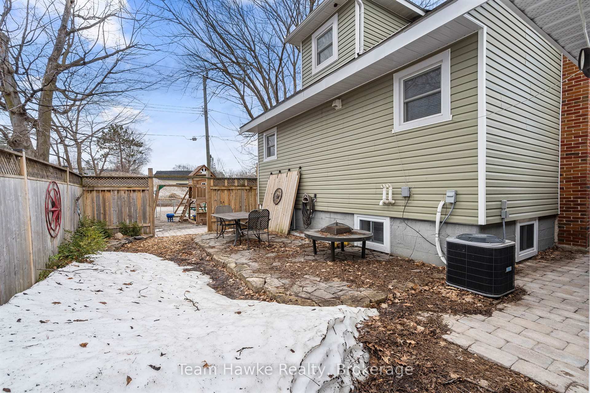 Photo 41 of 475 Colborne Street, Midland — HOMEH