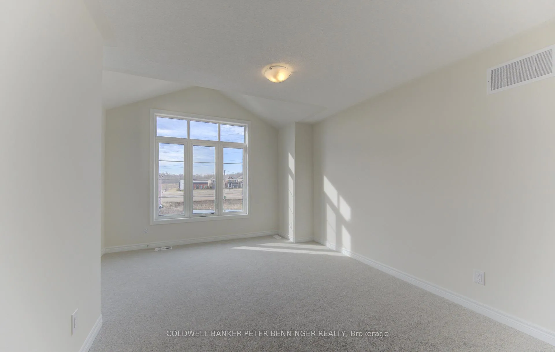 Photo 16 of 39 Guernsey Drive, Kitchener, Trussler — HOMEH