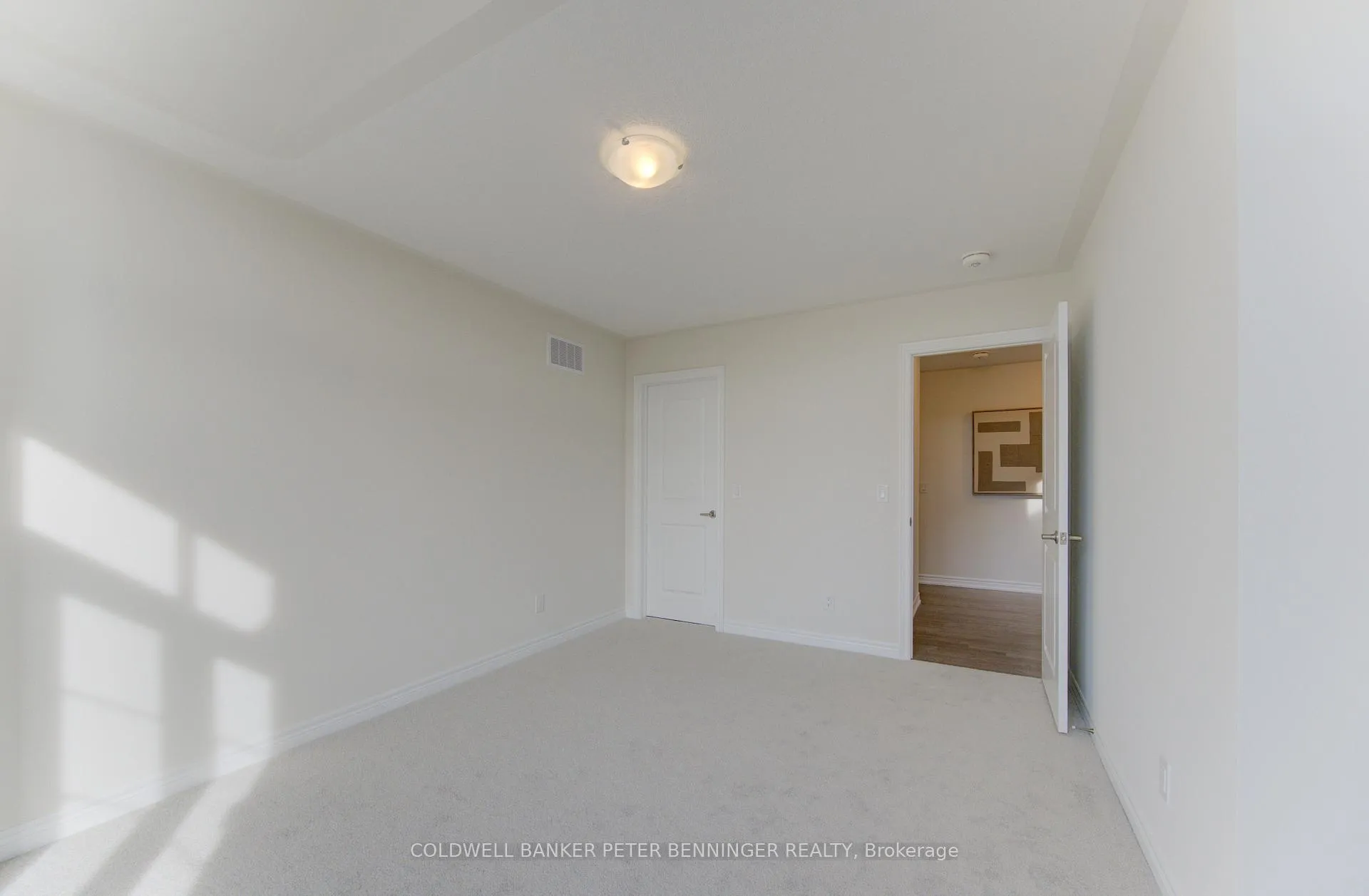 Photo 17 of 39 Guernsey Drive, Kitchener, Trussler — HOMEH