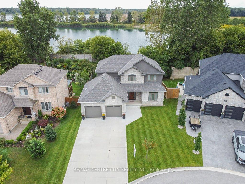 Front of 75 Caverhill Crescent