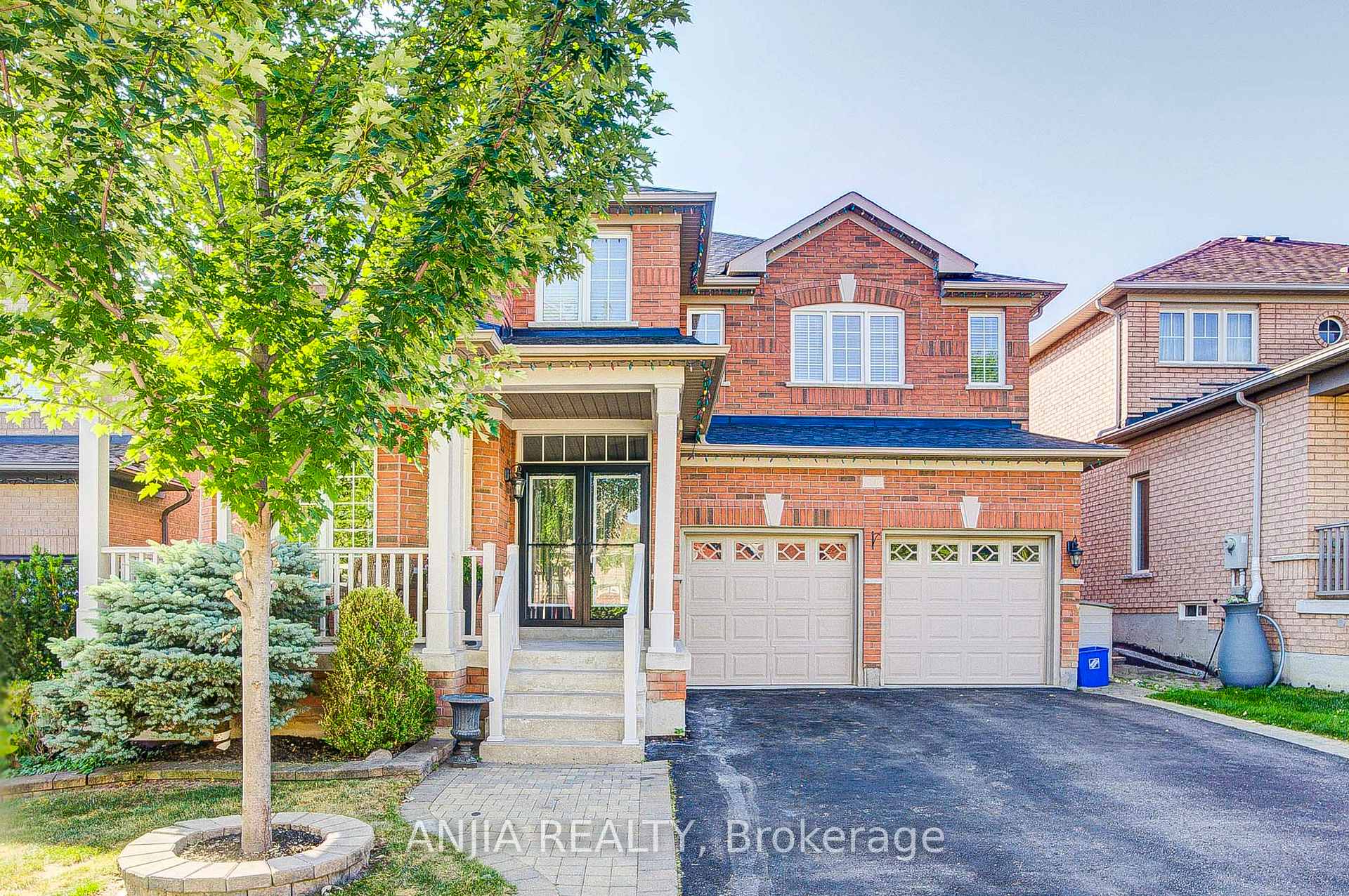 Front of 13 Kingsmill Court