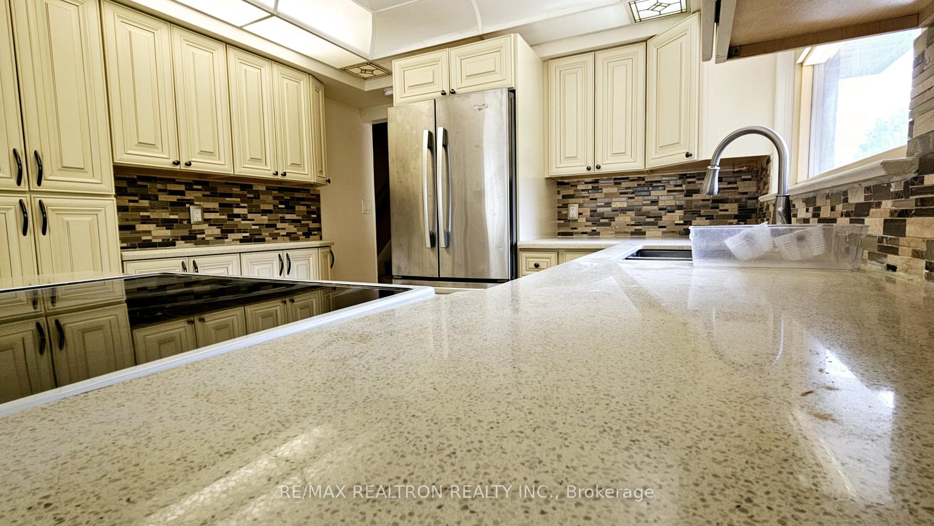 Photo 6 of 31 Ramona Boulevard, Markham, Markham Village — HOMEH