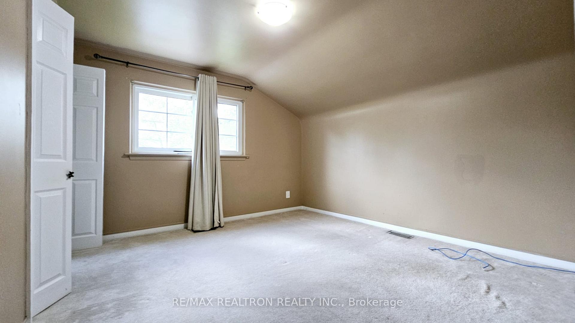 Photo 11 of 31 Ramona Boulevard, Markham, Markham Village — HOMEH