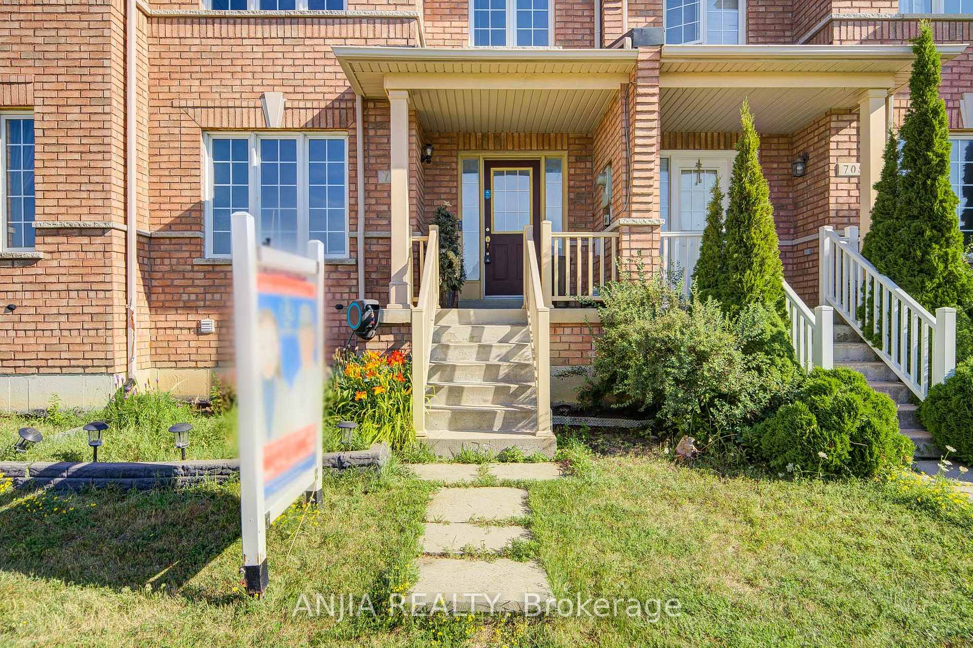 Photo 3 of 706 Castlemore Avenue, Markham, Wismer — HOMEH