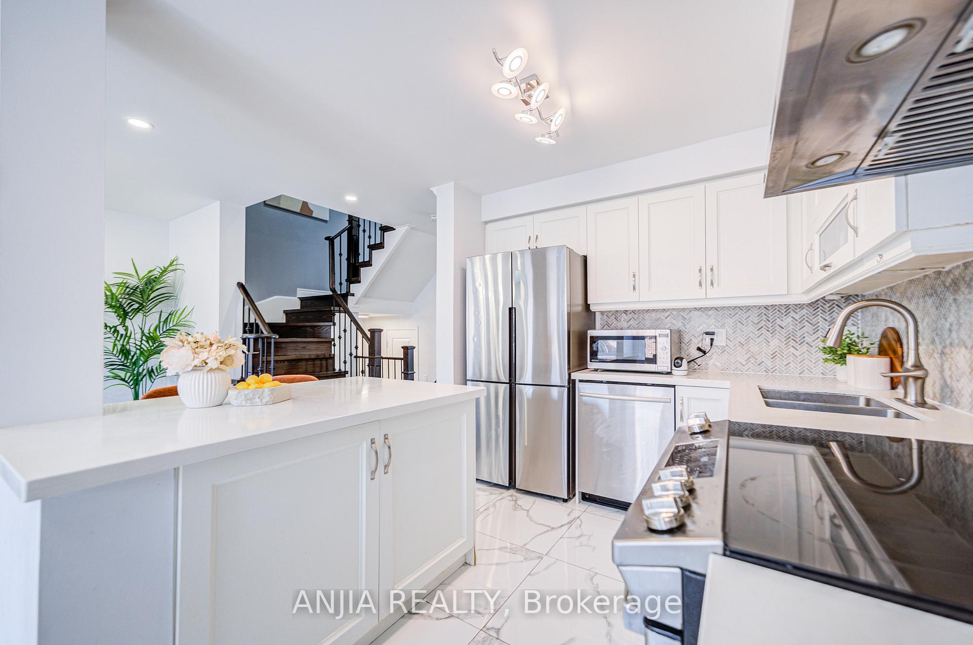 Photo 17 of 706 Castlemore Avenue, Markham, Wismer — HOMEH