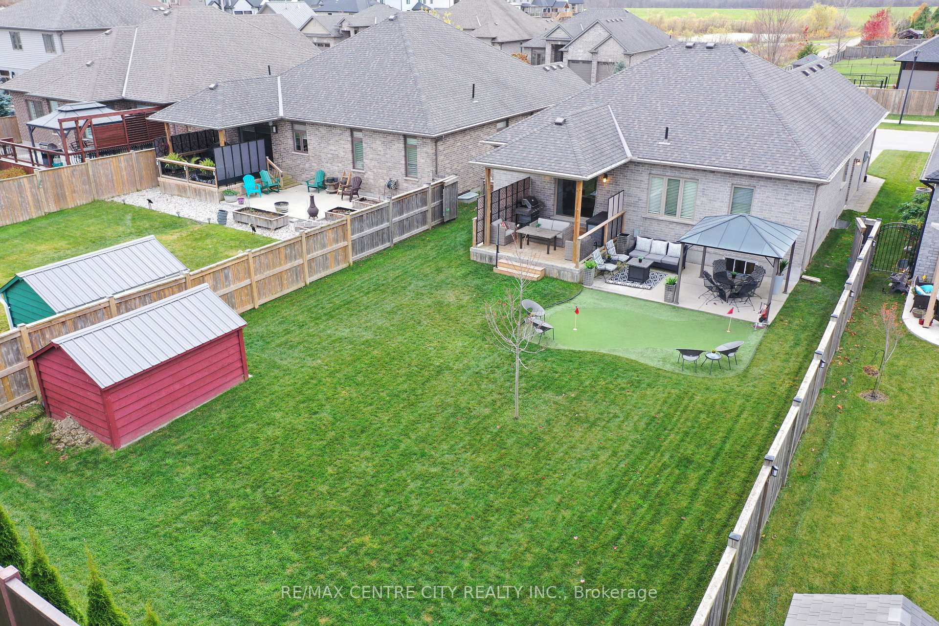 Photo 3 of 46 Timberwalk Trail, Middlesex Centre, Ilderton — HOMEH