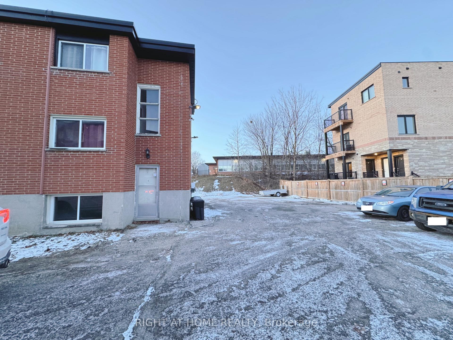 Photo 2 of 281 Lorne Avenue, Kitchener — HOMEH