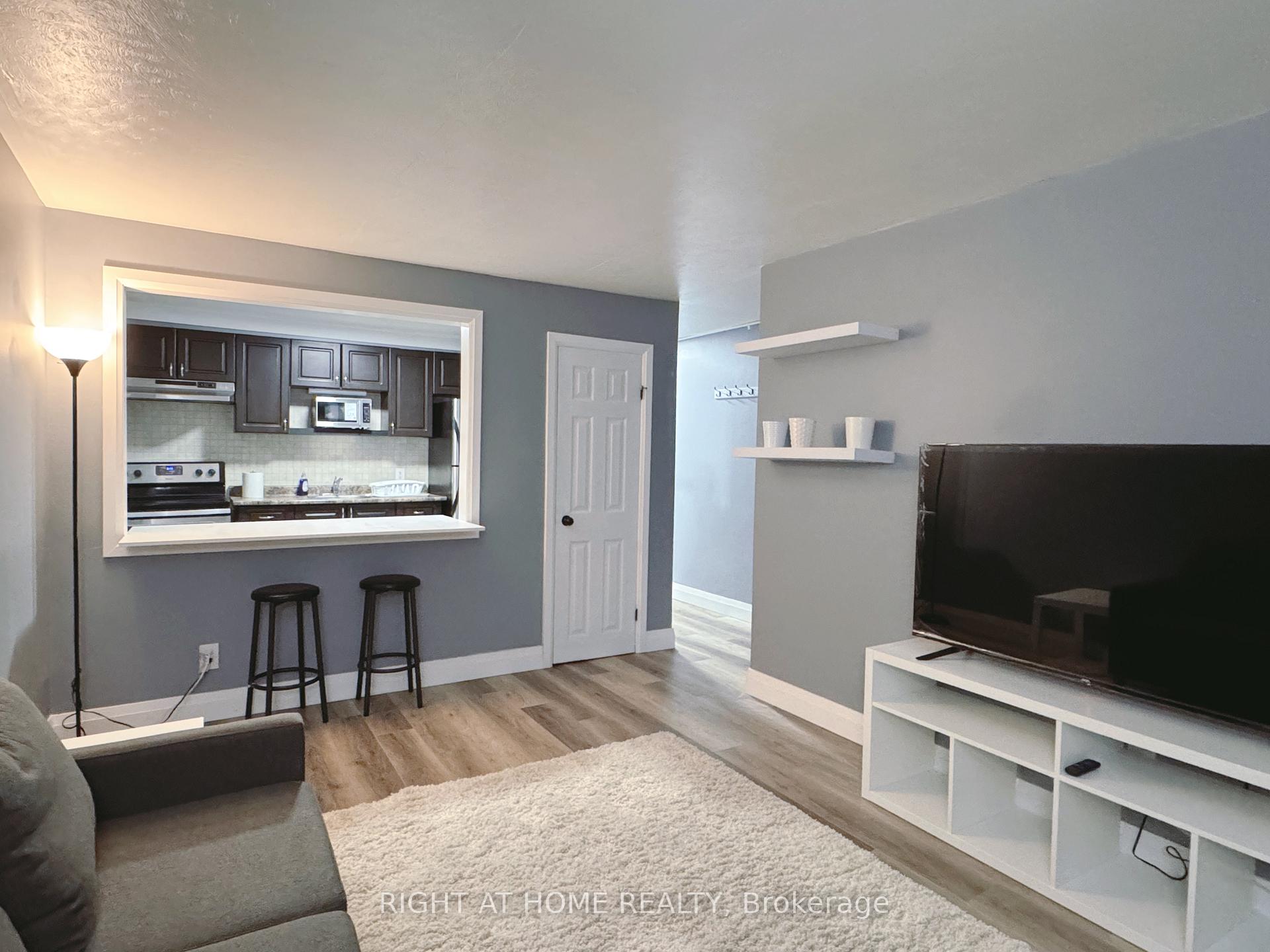 Photo 3 of 281 Lorne Avenue, Kitchener — HOMEH