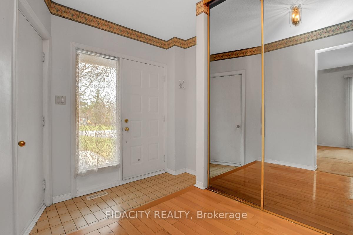 Photo 2 of 124 Rowe Drive, Ottawa, Kanata - Katimavik — HOMEH
