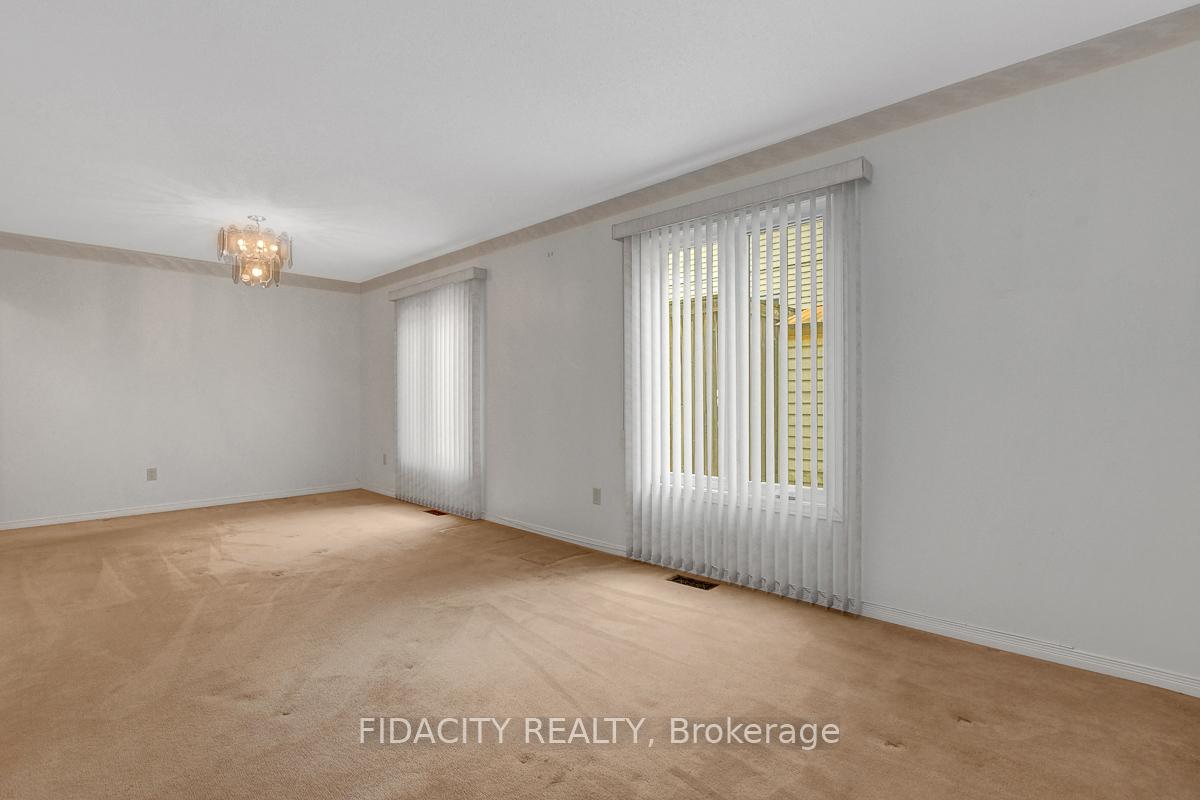 Photo 3 of 124 Rowe Drive, Ottawa, Kanata - Katimavik — HOMEH