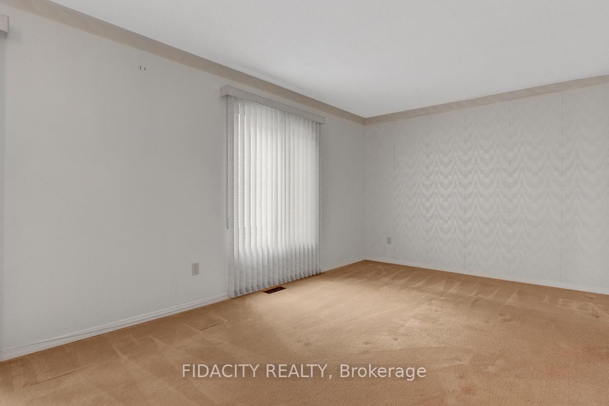 Photo 5 of 124 Rowe Drive, Ottawa, Kanata - Katimavik — HOMEH