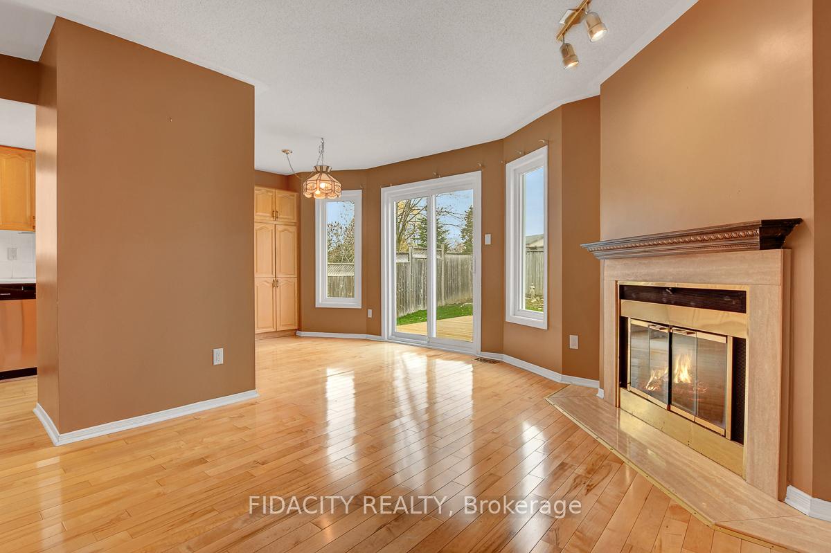 Photo 6 of 124 Rowe Drive, Ottawa, Kanata - Katimavik — HOMEH