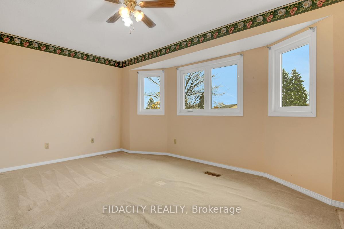 Photo 14 of 124 Rowe Drive, Ottawa, Kanata - Katimavik — HOMEH