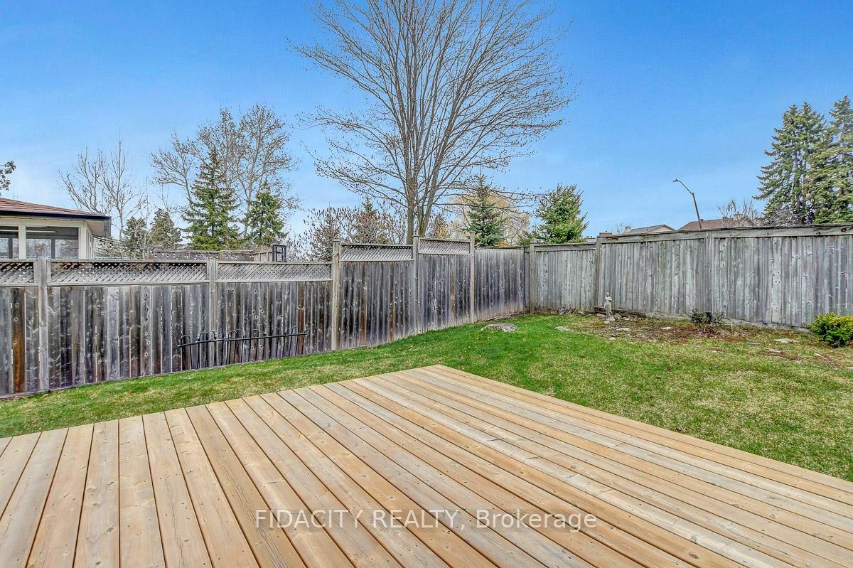 Photo 21 of 124 Rowe Drive, Ottawa, Kanata - Katimavik — HOMEH