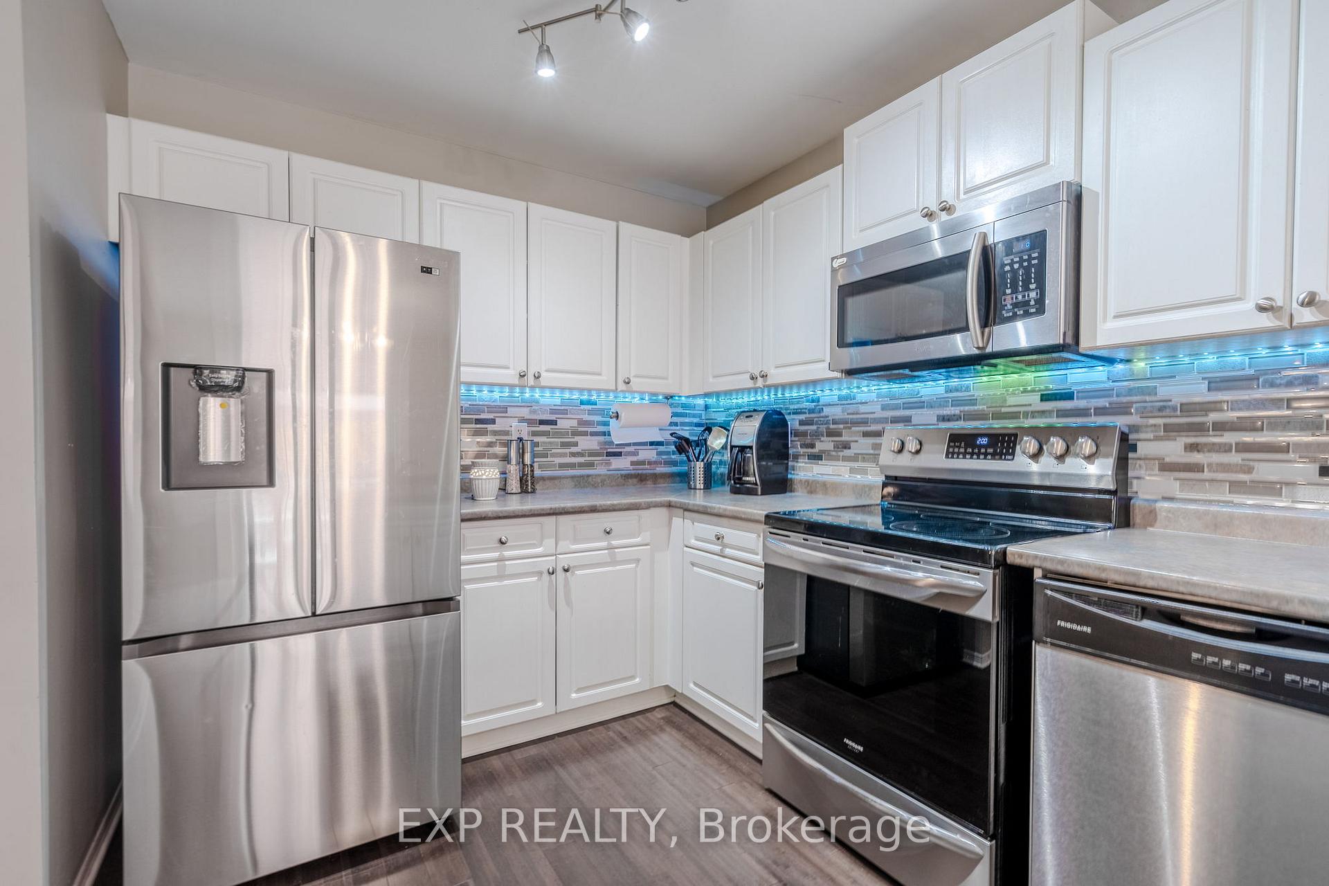 Photo 7 of 22 Kristen Court, Middlesex Centre, Kilworth — HOMEH
