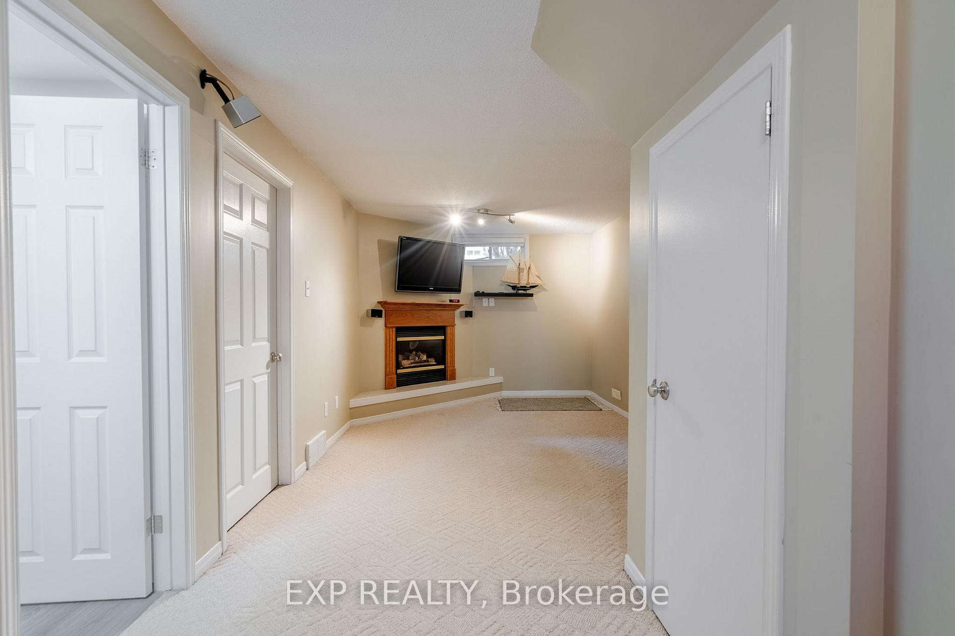 Photo 16 of 22 Kristen Court, Middlesex Centre, Kilworth — HOMEH