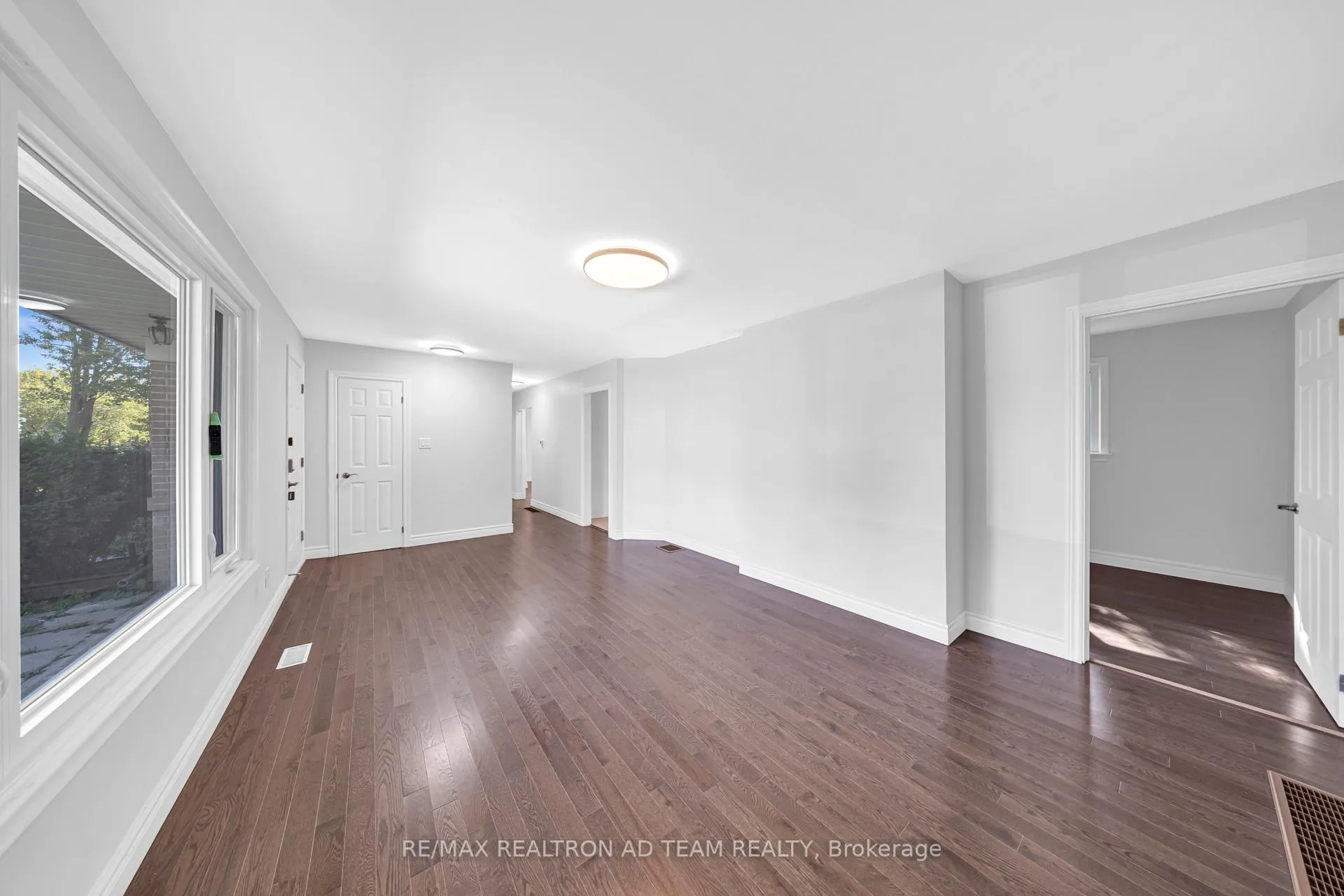Photo 11 of Unit Main, 18 Windridge Drive, Markham, Bullock — HOMEH