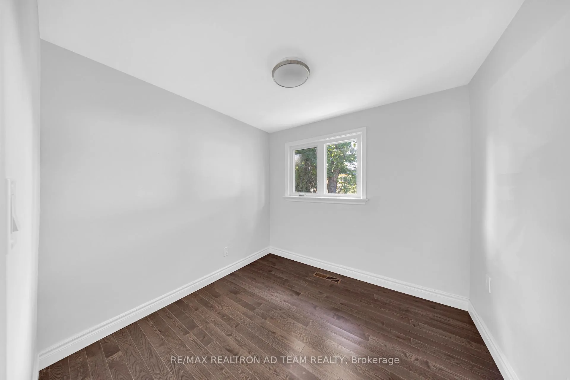 Photo 13 of Unit Main, 18 Windridge Drive, Markham, Bullock — HOMEH