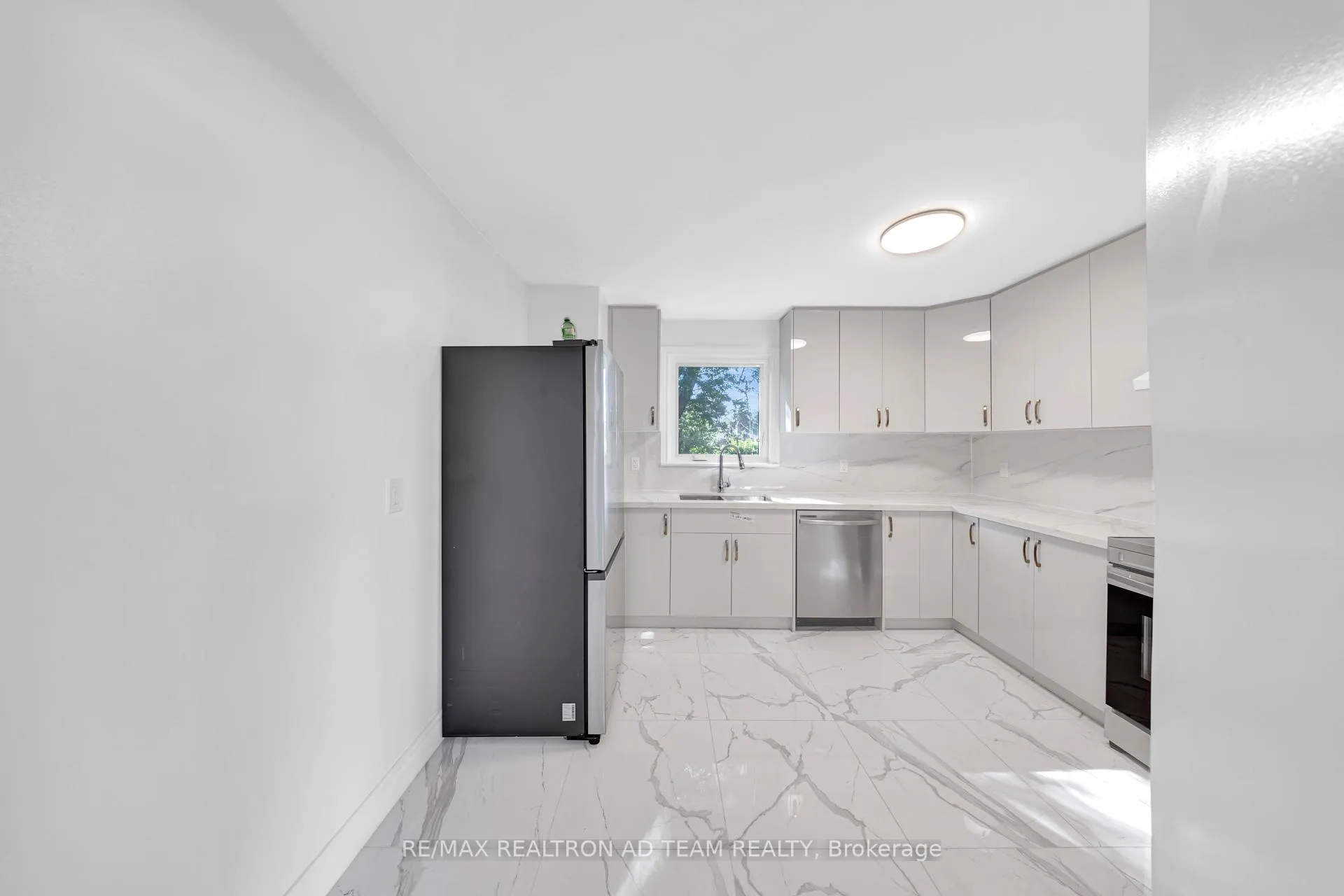 Photo 15 of Unit Main, 18 Windridge Drive, Markham, Bullock — HOMEH