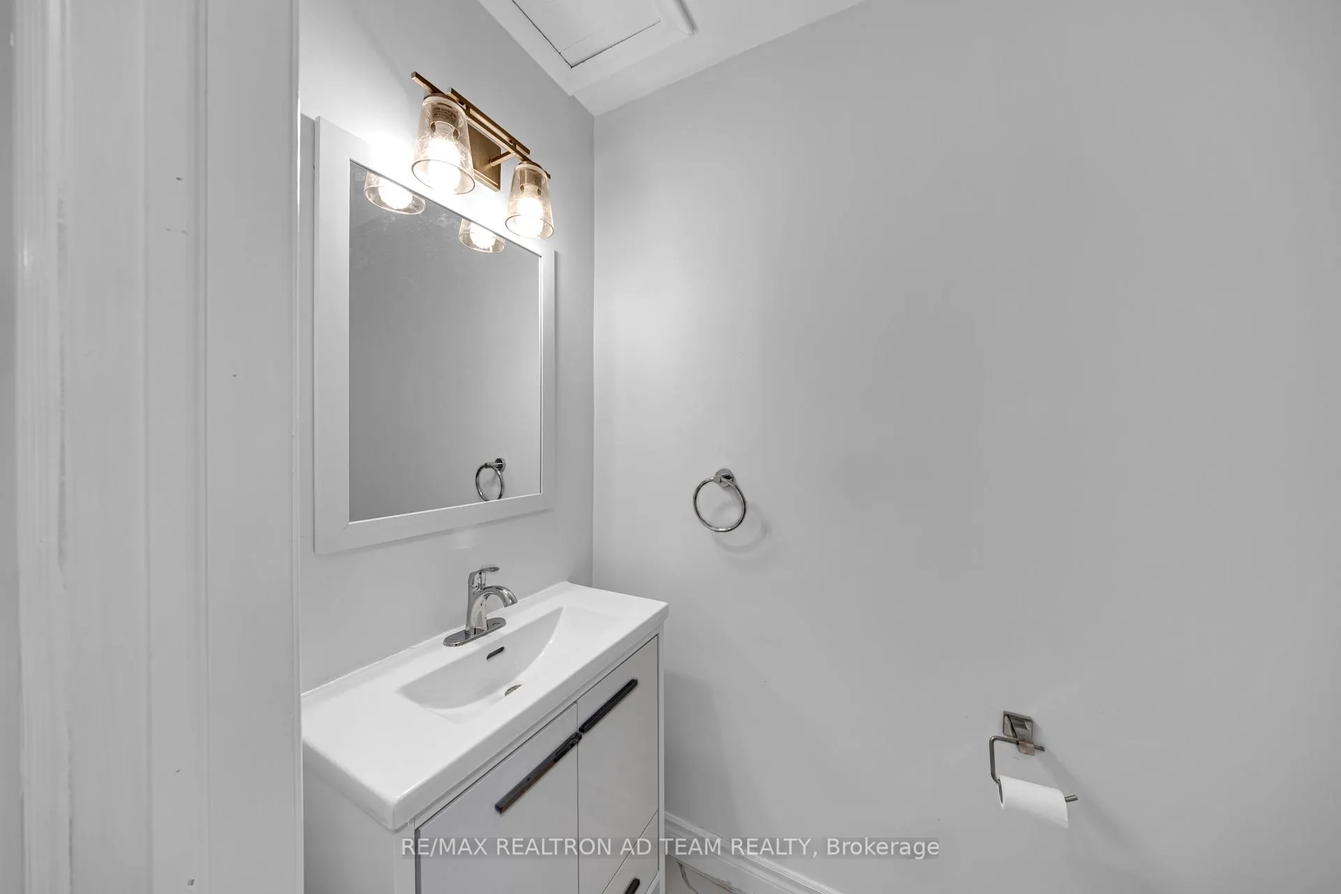 Photo 17 of Unit Main, 18 Windridge Drive, Markham, Bullock — HOMEH