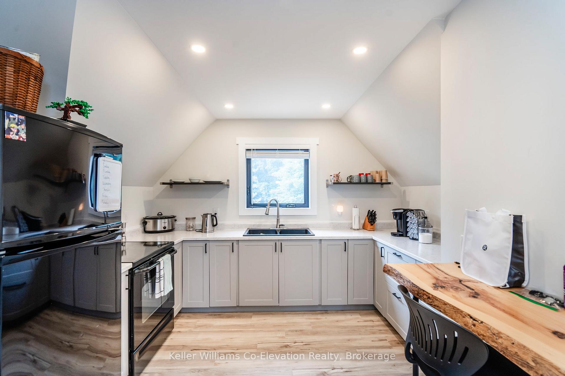 Photo 27 of 348 Fuller Avenue, Midland — HOMEH