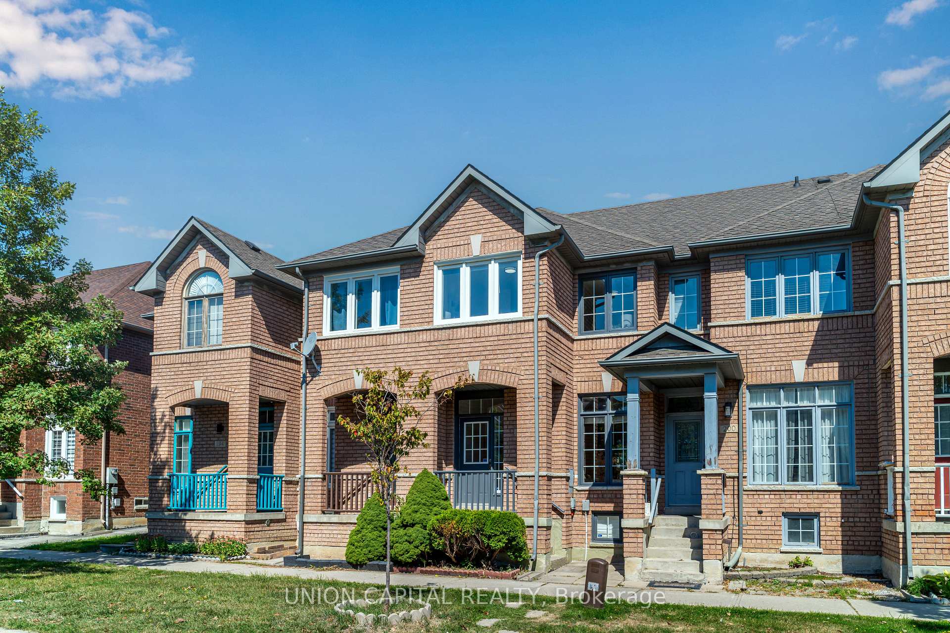 Photo 2 of 198 Bur Oak Avenue, Markham, Berczy — HOMEH