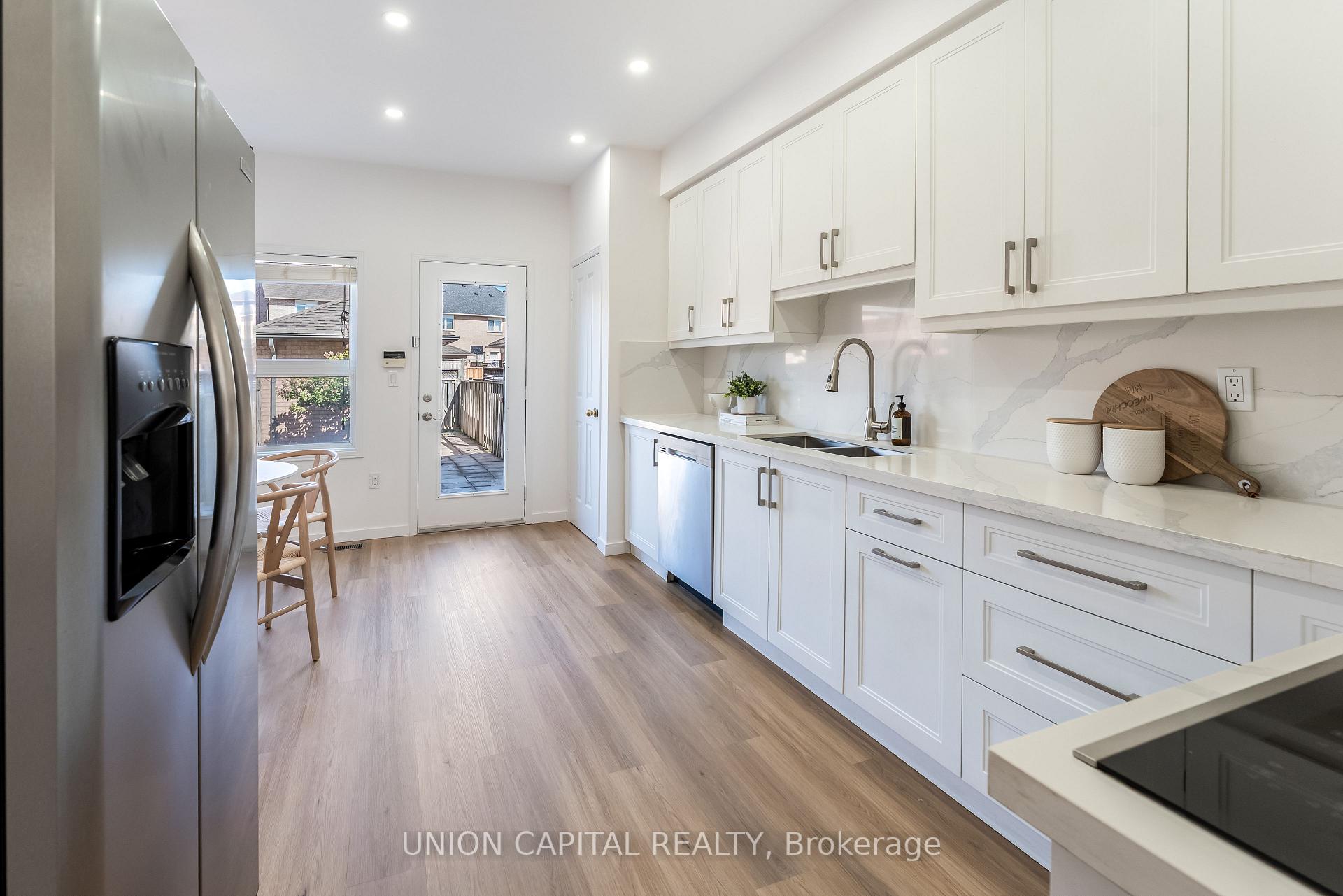 Photo 16 of 198 Bur Oak Avenue, Markham, Berczy — HOMEH