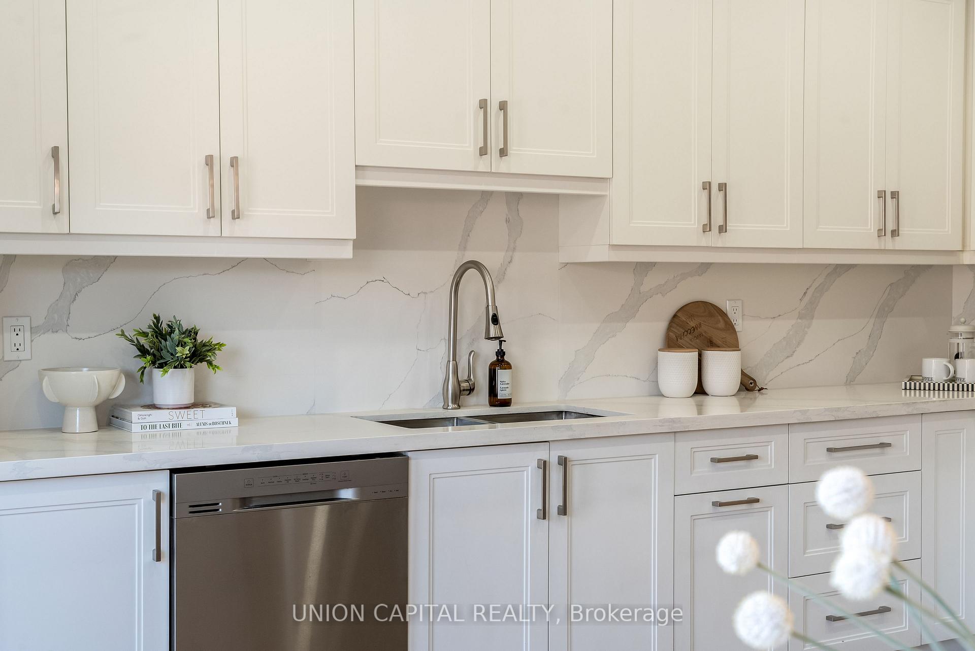 Photo 17 of 198 Bur Oak Avenue, Markham, Berczy — HOMEH