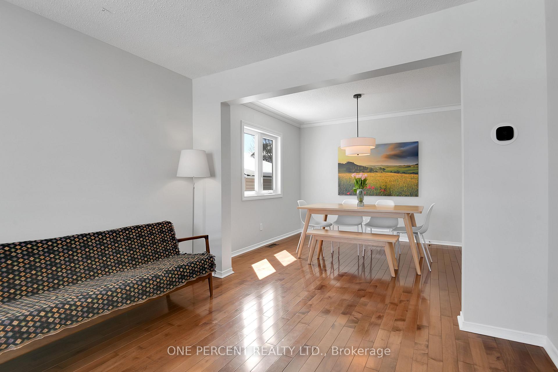 Photo 8 of 64 Silver Horse Crescent, Ottawa, Kanata - Bridlewood — HOMEH