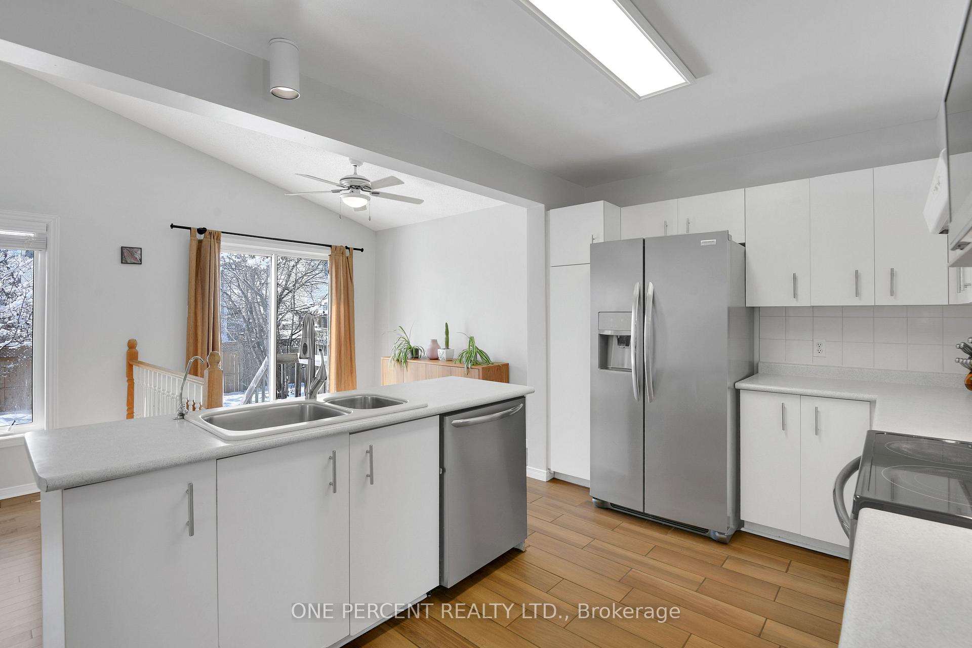 Photo 12 of 64 Silver Horse Crescent, Ottawa, Kanata - Bridlewood — HOMEH