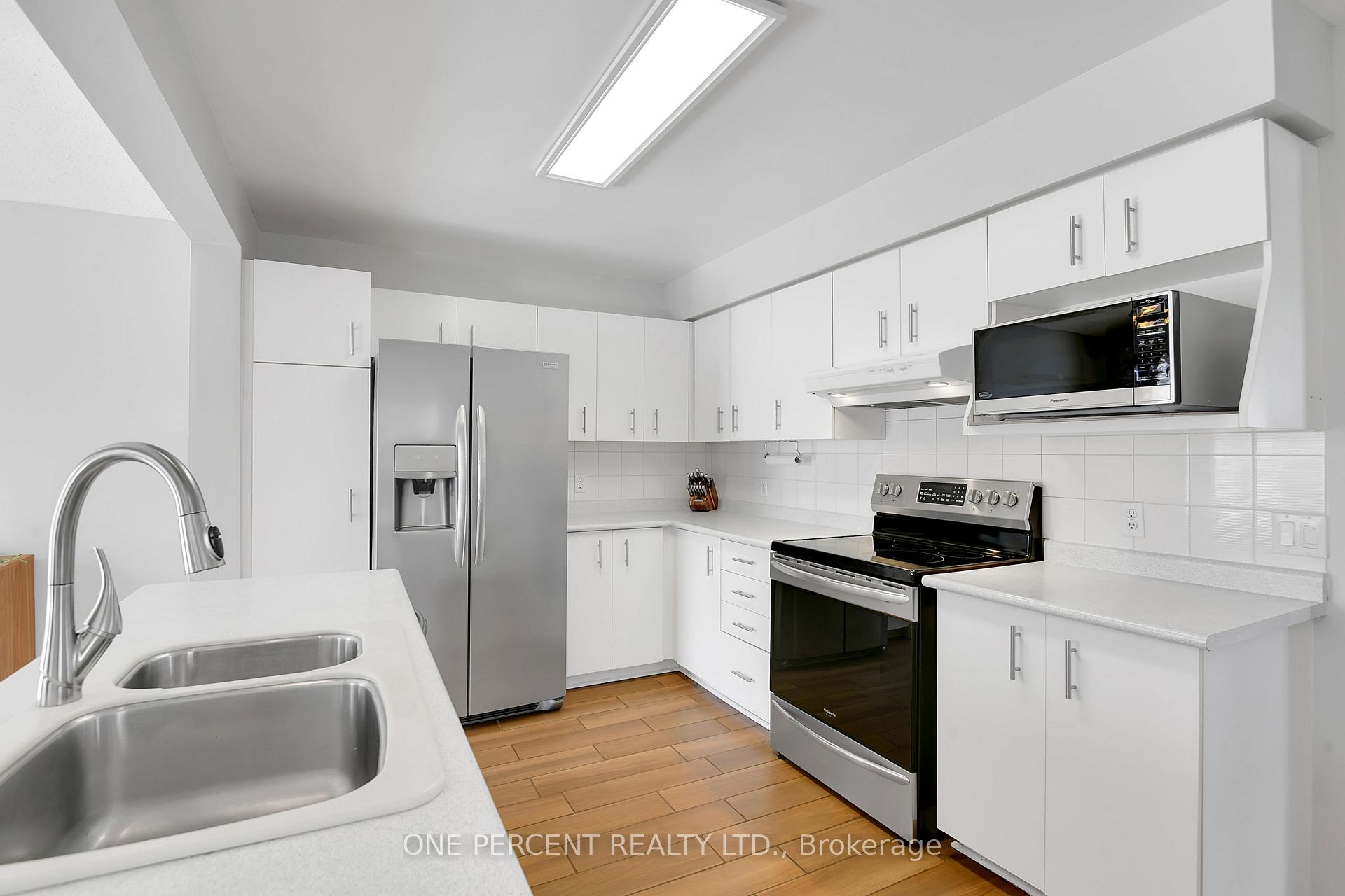 Photo 13 of 64 Silver Horse Crescent, Ottawa, Kanata - Bridlewood — HOMEH