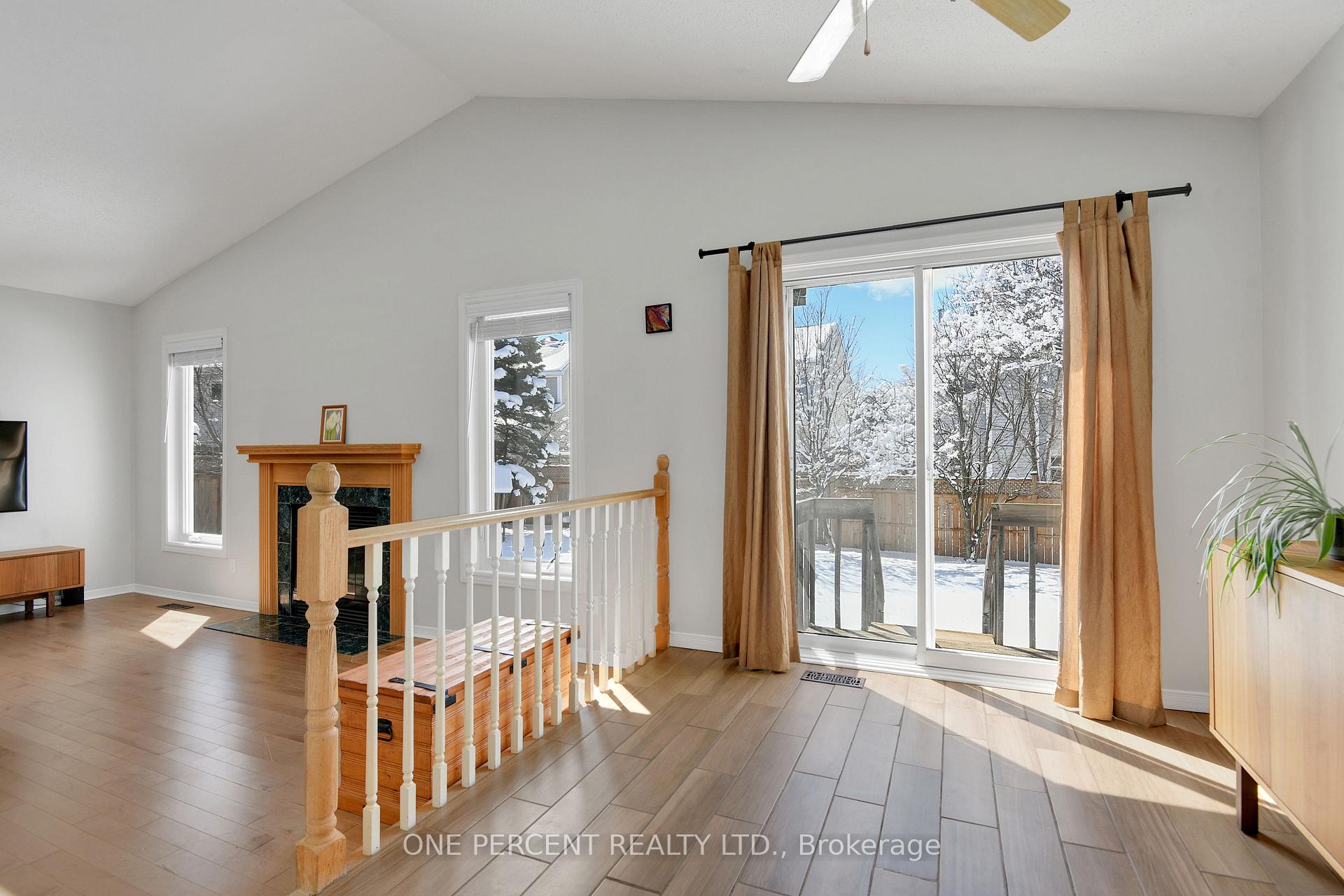 Photo 14 of 64 Silver Horse Crescent, Ottawa, Kanata - Bridlewood — HOMEH
