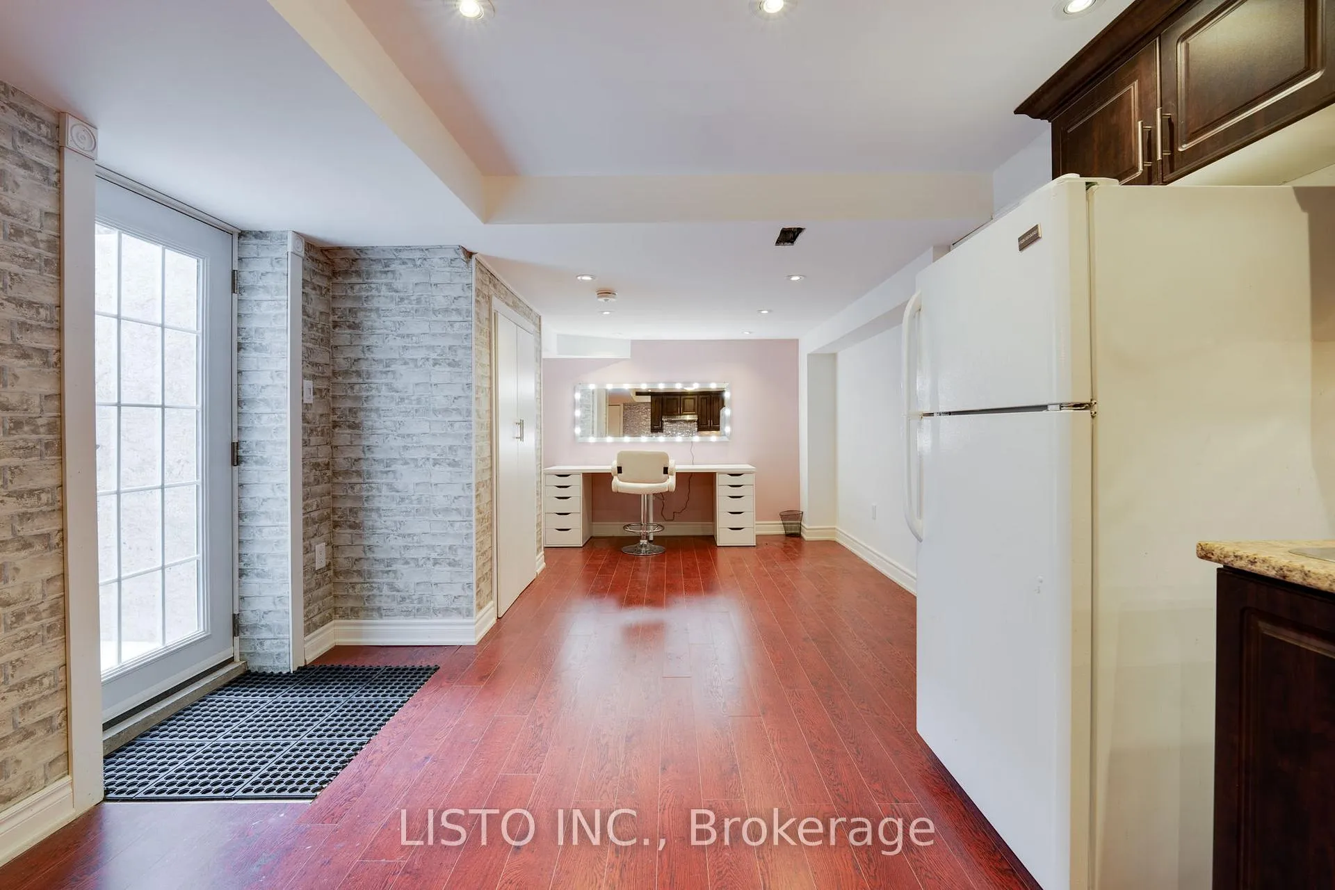 Photo 4 of Unit Bsmt, 14 Sunnyside Hill Road, Markham, Cornell — HOMEH