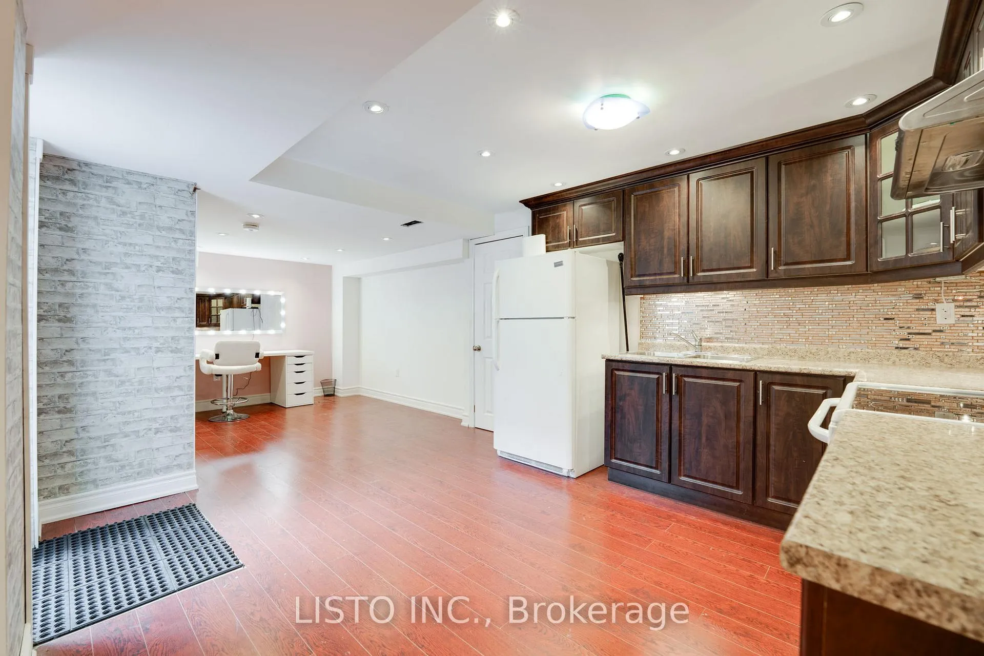 Photo 5 of Unit Bsmt, 14 Sunnyside Hill Road, Markham, Cornell — HOMEH