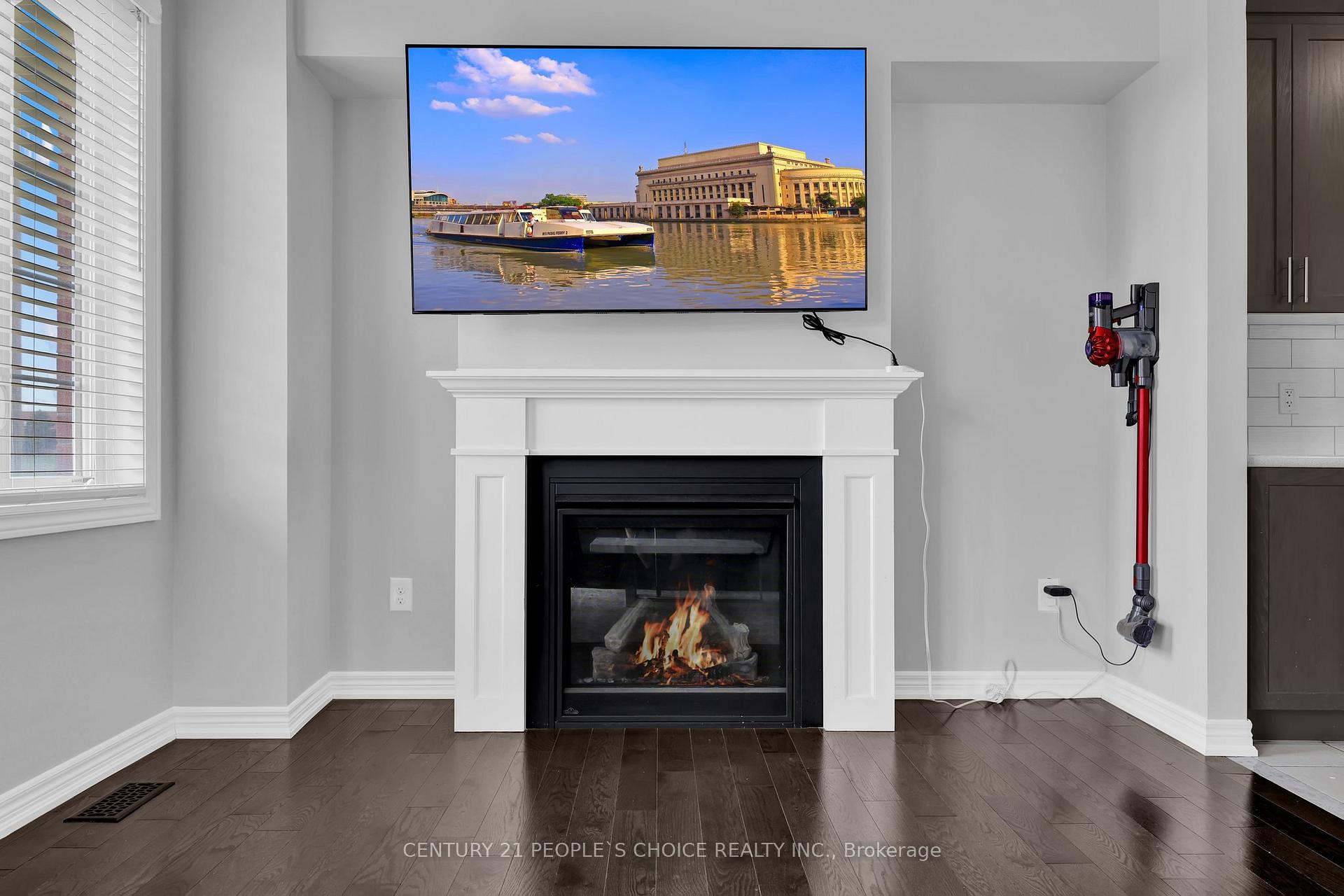 Photo 9 of 38 Narbonne Crescent, Hamilton, Stoney Creek Mountain — HOMEH