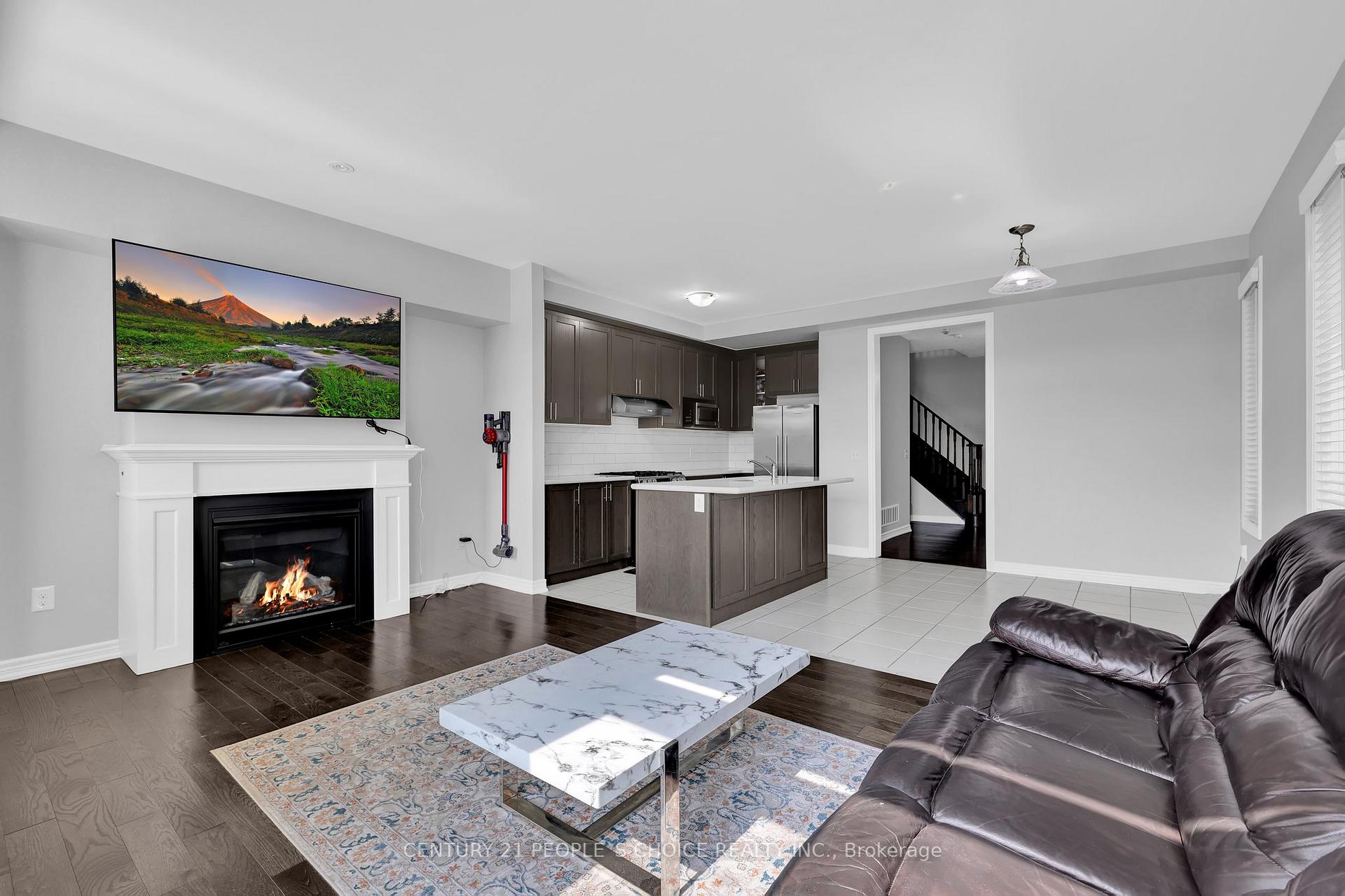 Photo 10 of 38 Narbonne Crescent, Hamilton, Stoney Creek Mountain — HOMEH