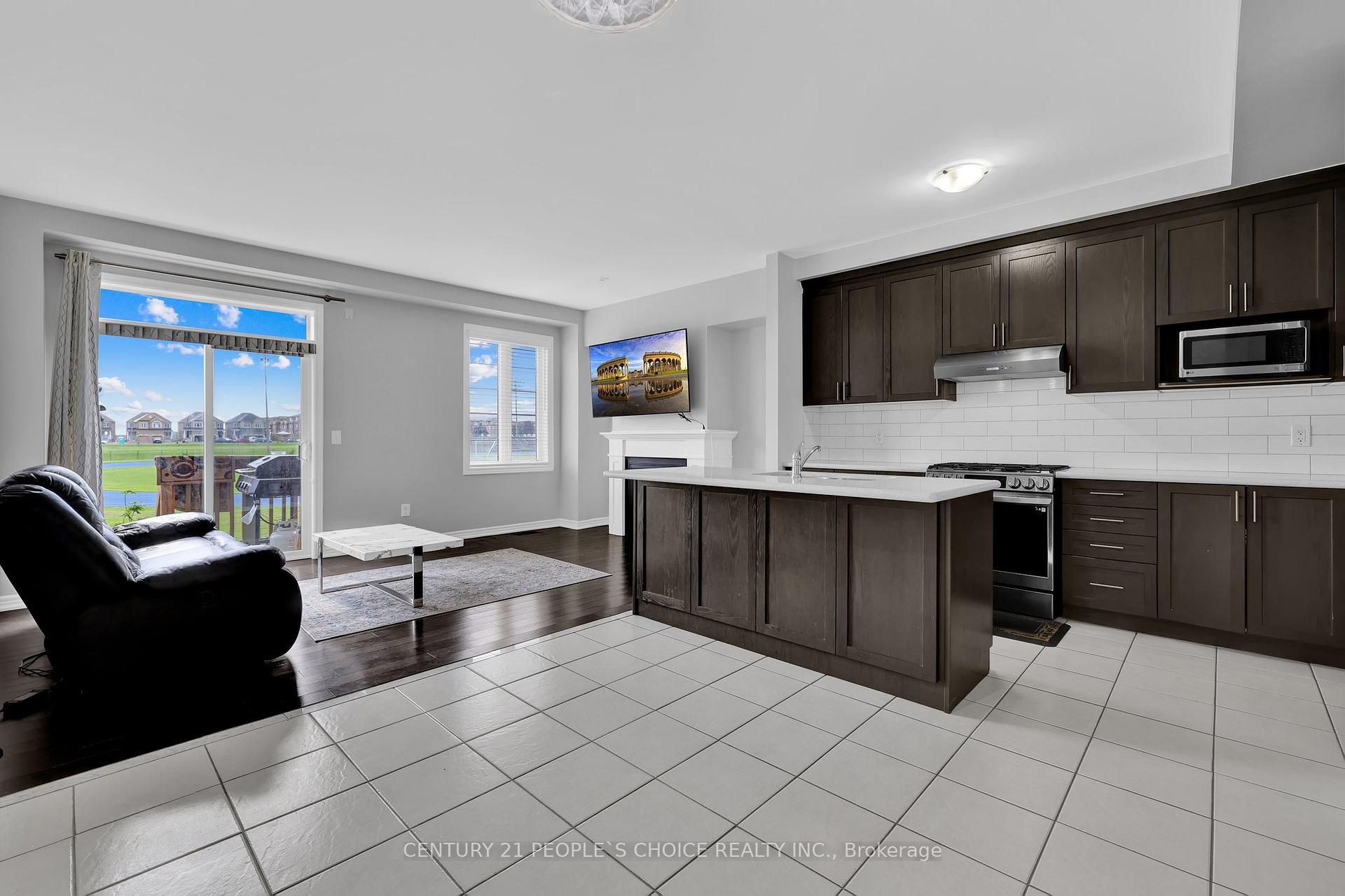 Photo 13 of 38 Narbonne Crescent, Hamilton, Stoney Creek Mountain — HOMEH