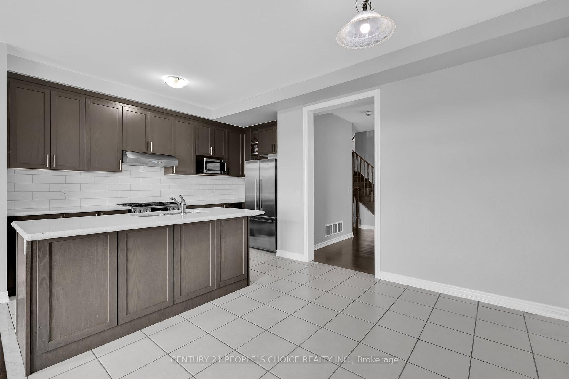 Photo 15 of 38 Narbonne Crescent, Hamilton, Stoney Creek Mountain — HOMEH