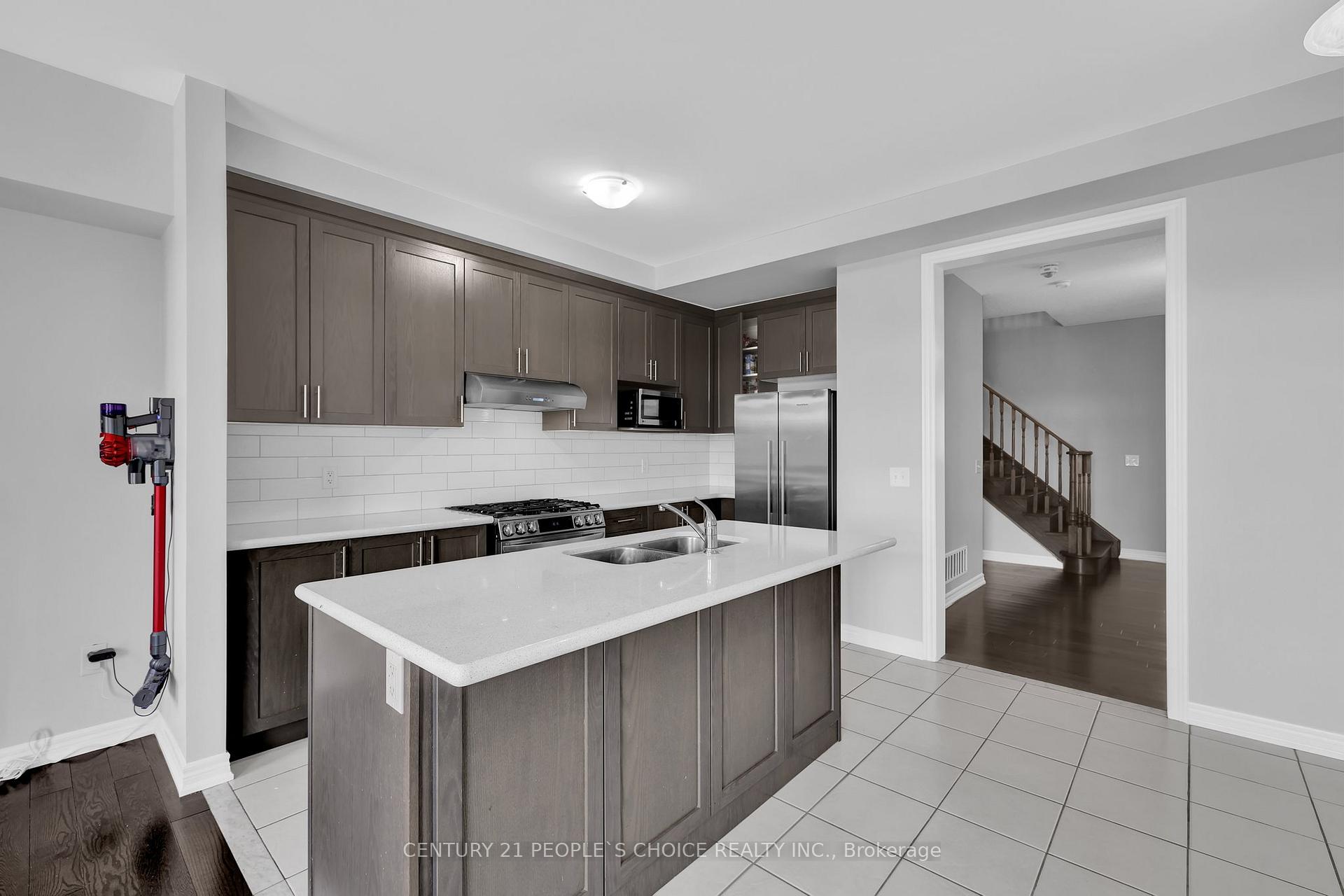 Photo 19 of 38 Narbonne Crescent, Hamilton, Stoney Creek Mountain — HOMEH
