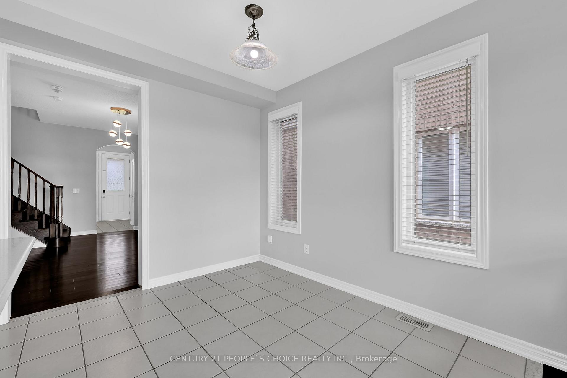 Photo 20 of 38 Narbonne Crescent, Hamilton, Stoney Creek Mountain — HOMEH