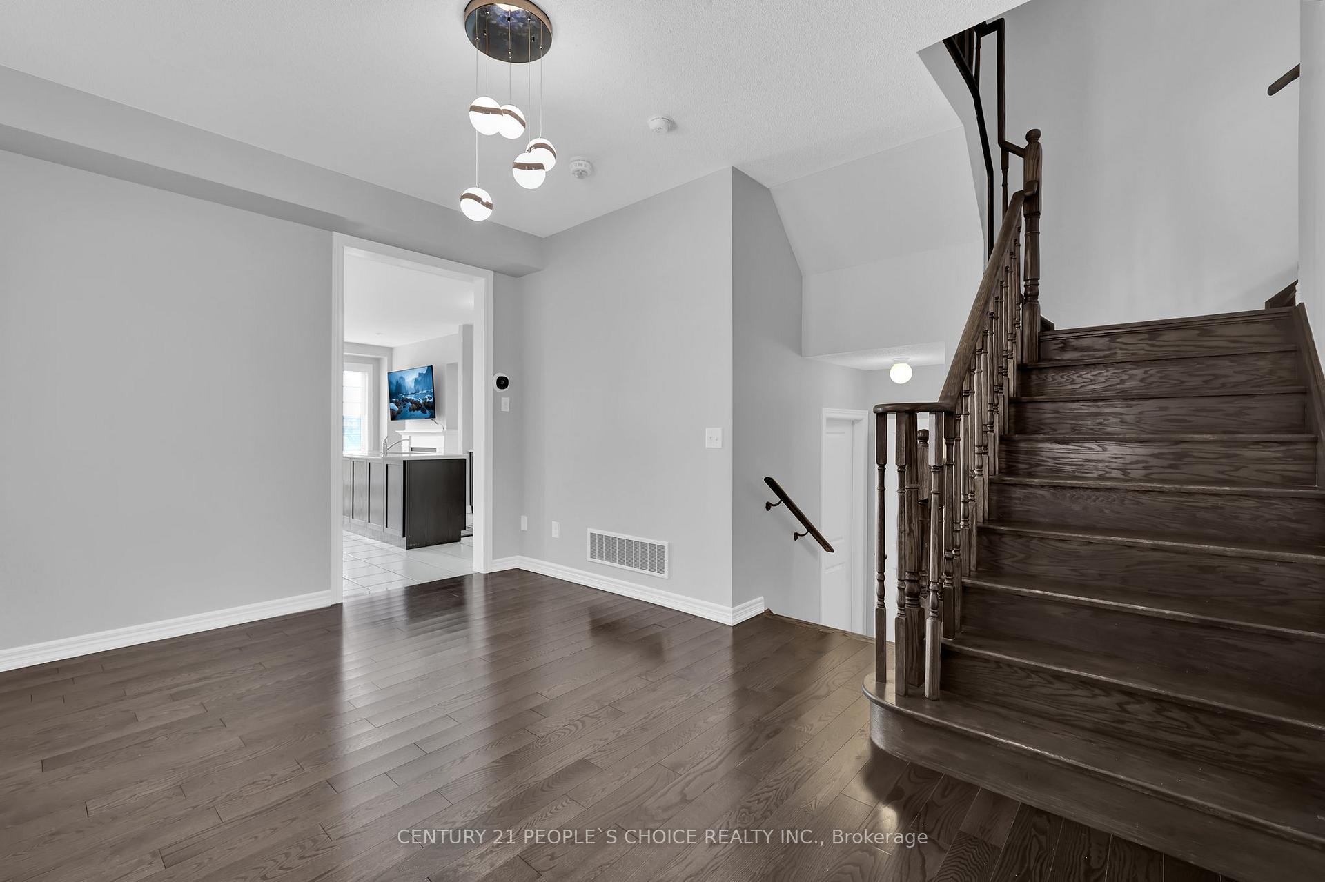 Photo 21 of 38 Narbonne Crescent, Hamilton, Stoney Creek Mountain — HOMEH