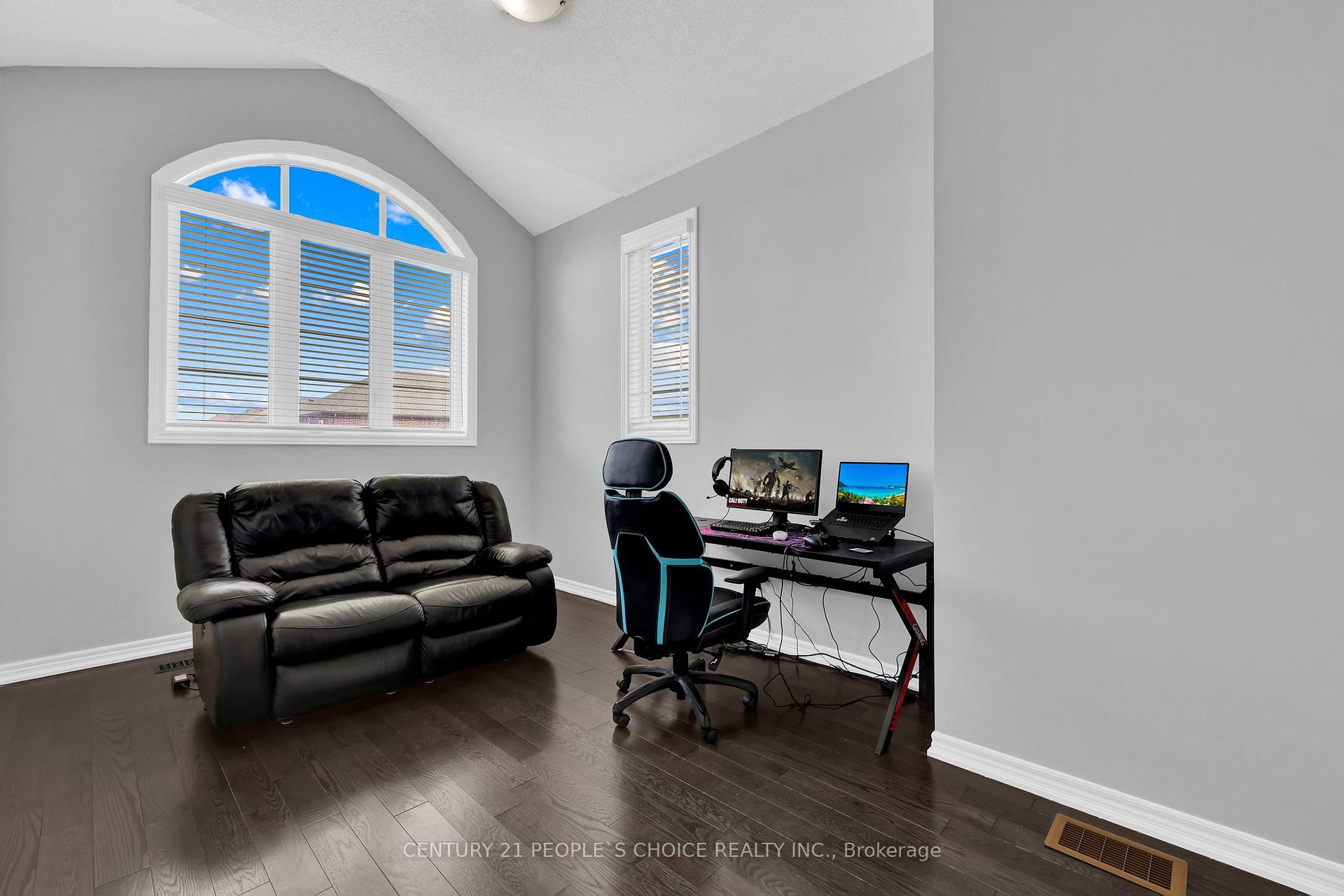 Photo 25 of 38 Narbonne Crescent, Hamilton, Stoney Creek Mountain — HOMEH
