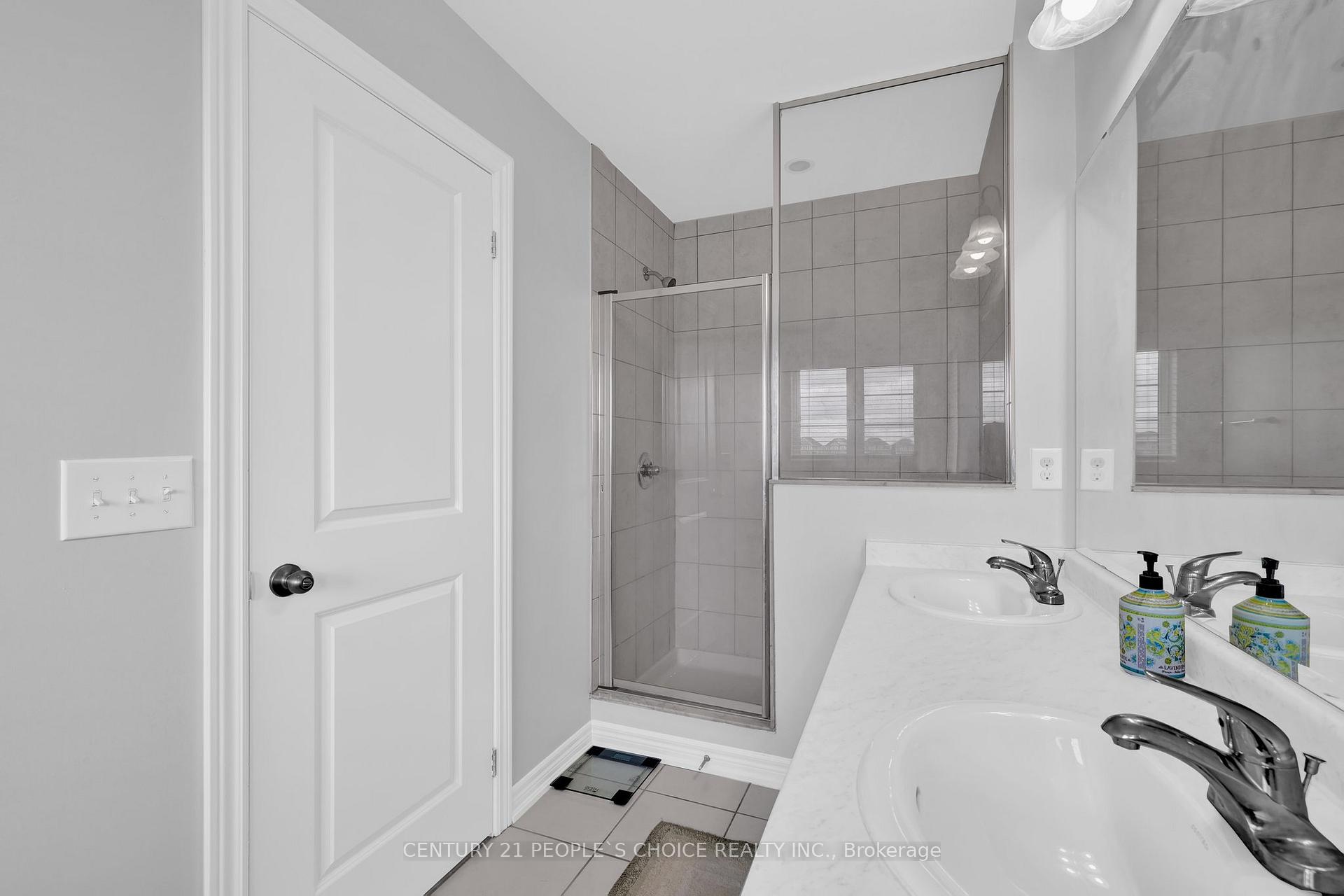 Photo 36 of 38 Narbonne Crescent, Hamilton, Stoney Creek Mountain — HOMEH
