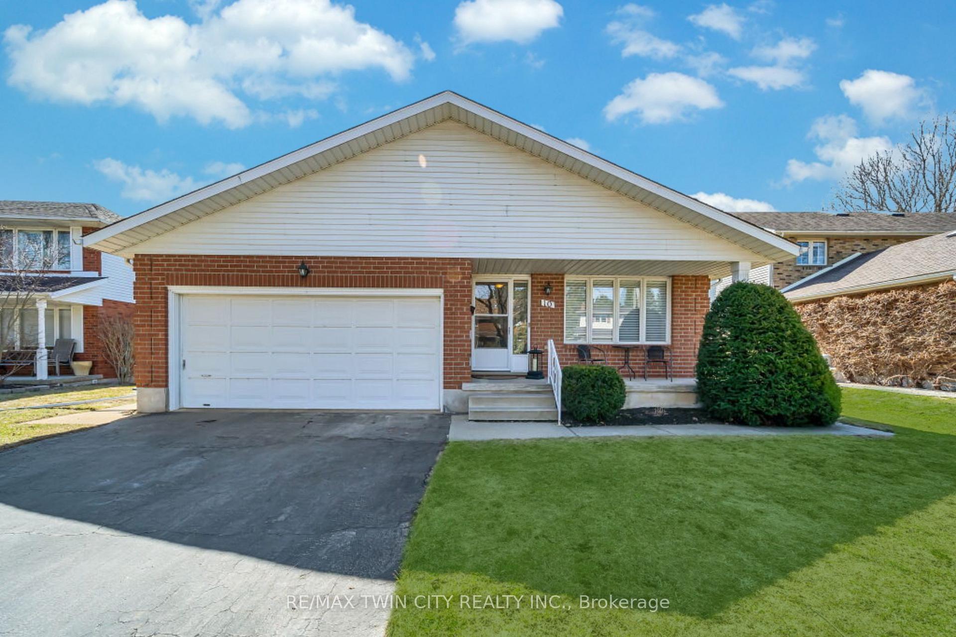 Photo 2 of 10 Dunnington Court, Kitchener — HOMEH